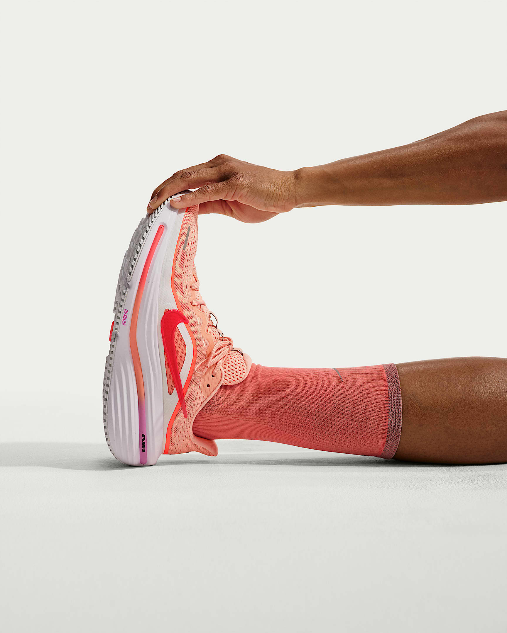 Nike Winflo 12 Women's Road Running Shoes - Arctic Orange/Summit White/Atomic Pink/Flash Crimson