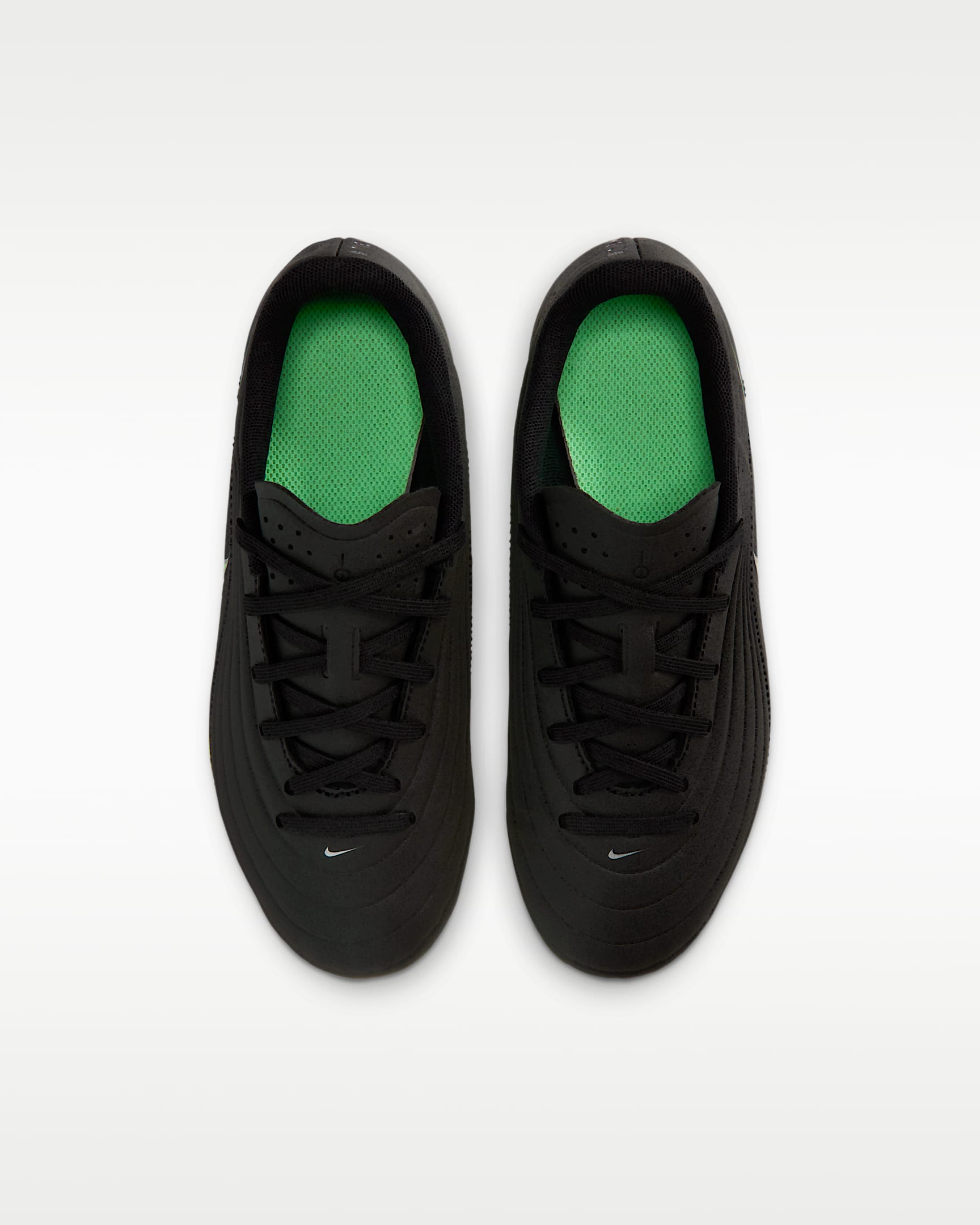 Nike Jr. Tiempo Maestro Club lav fotballsko til flere underlag til store barn - Svart/Svart/Illusion Green