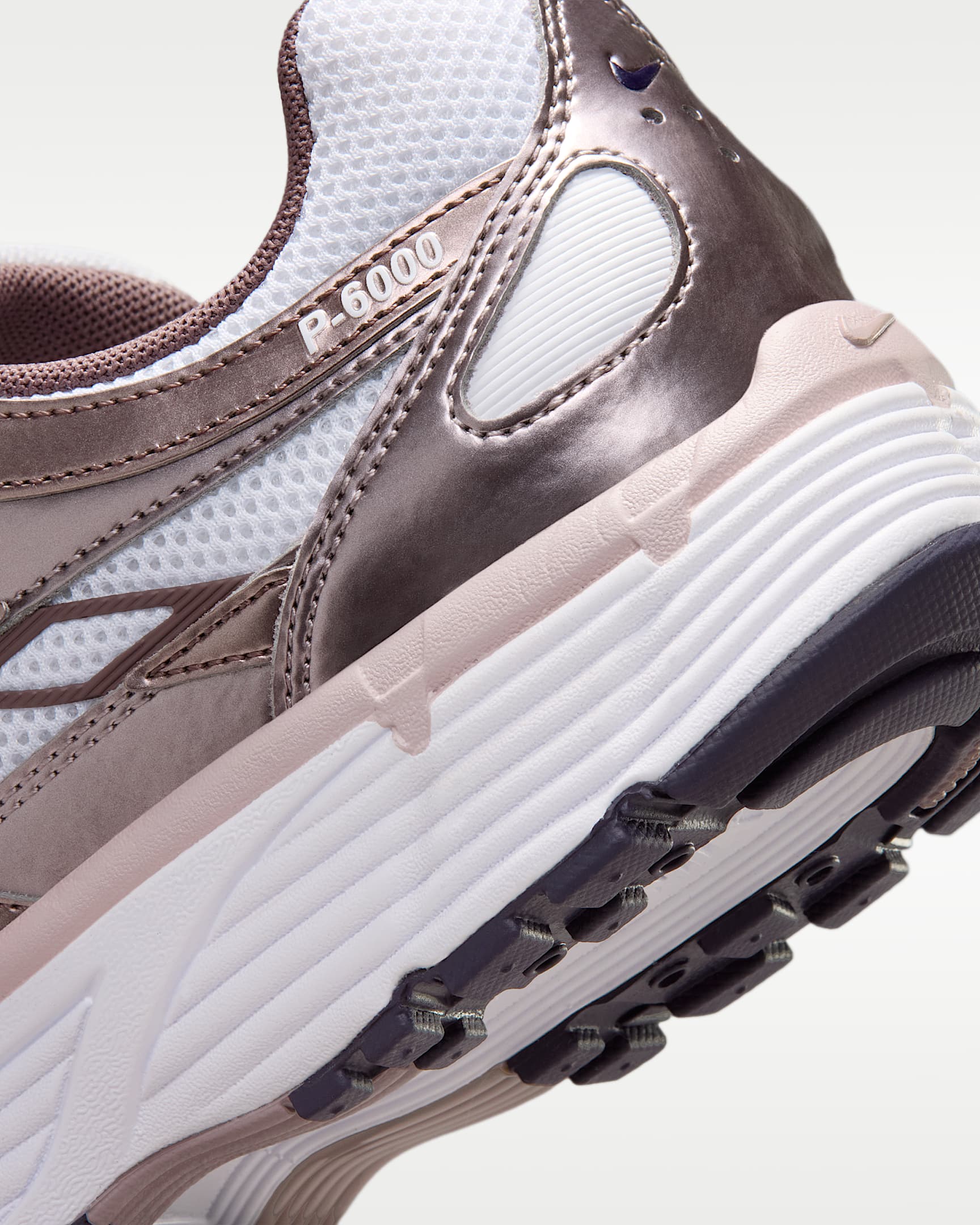 Nike P-6000 Sabatilles - Dona - Blanc/Light Violet Ore/Tattoo/Purple Dynasty