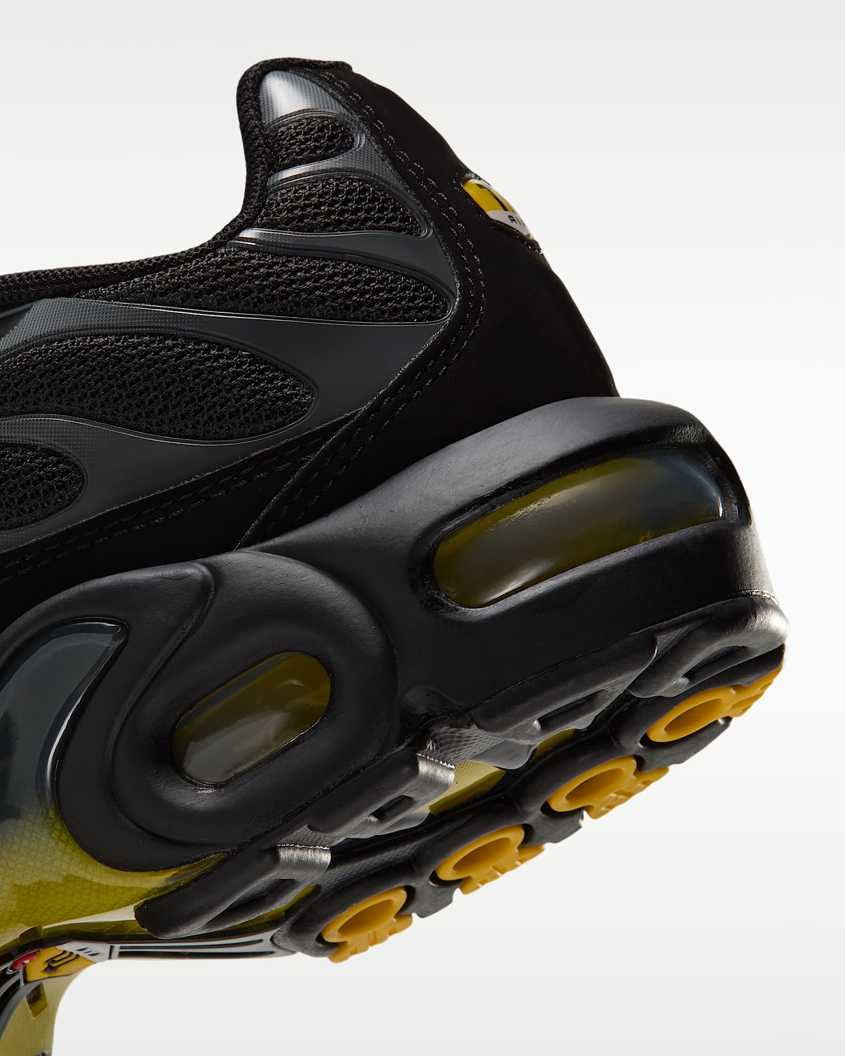 Nike Air Max Plus Older Kids' Shoes - Dark Smoke Grey/Black/Cool Grey/Chrome Yellow