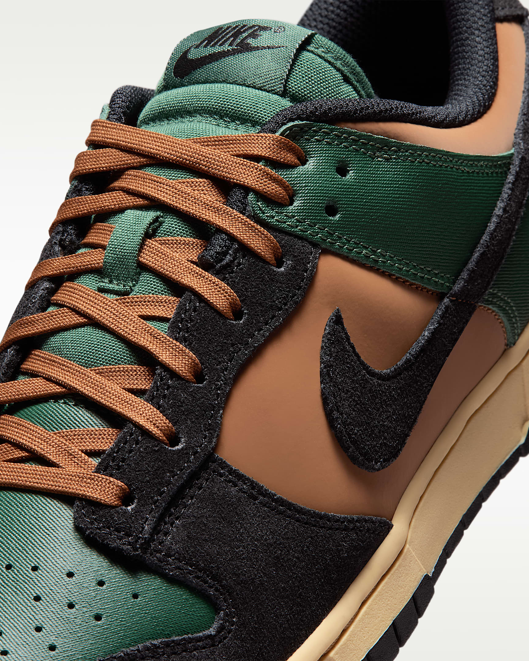 Nike Dunk Low Retro Men's Shoes - Fir/Light British Tan/Sesame/Black