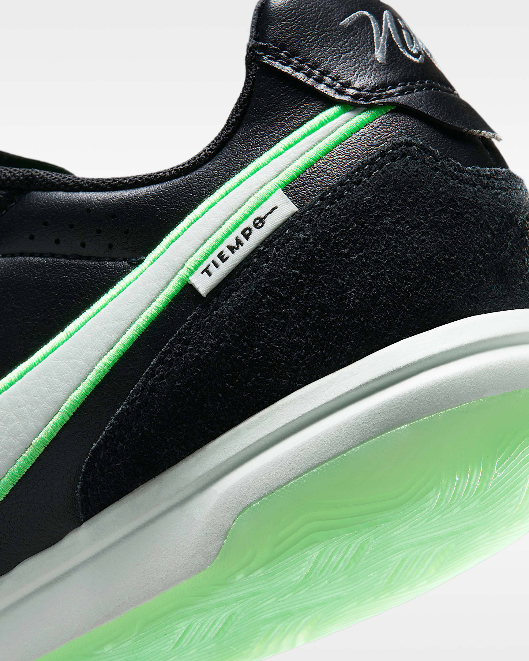 รองเท้าฟุตบอลไม่หุ้มข้อสำหรับสนามในร่ม/คอร์ท Nike Tiempo Streetgato - ดำ/ดำ/Illusion Green