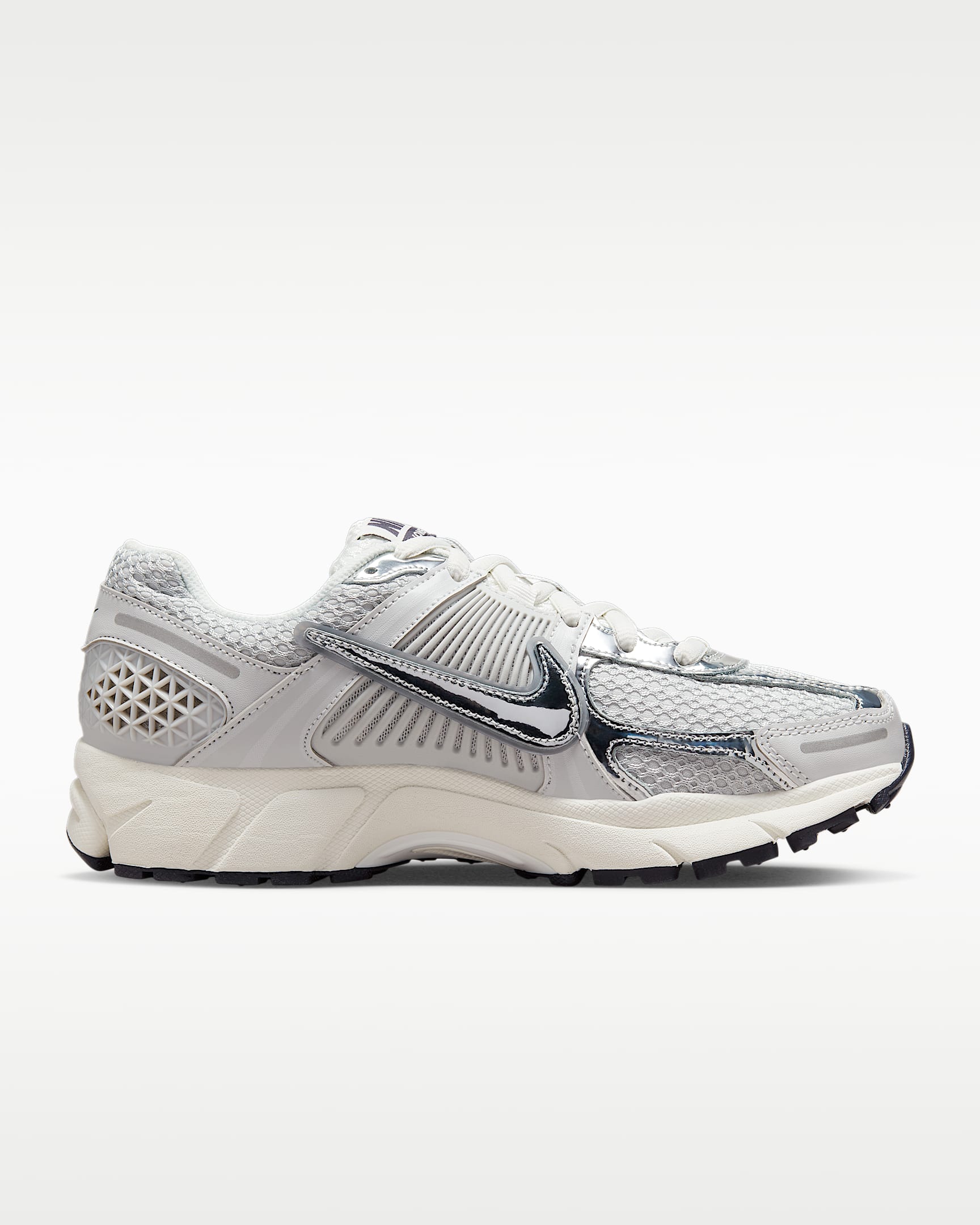 Nike Zoom Vomero 5 Women's Shoes - Photon Dust/Gridiron/Sail/Chrome