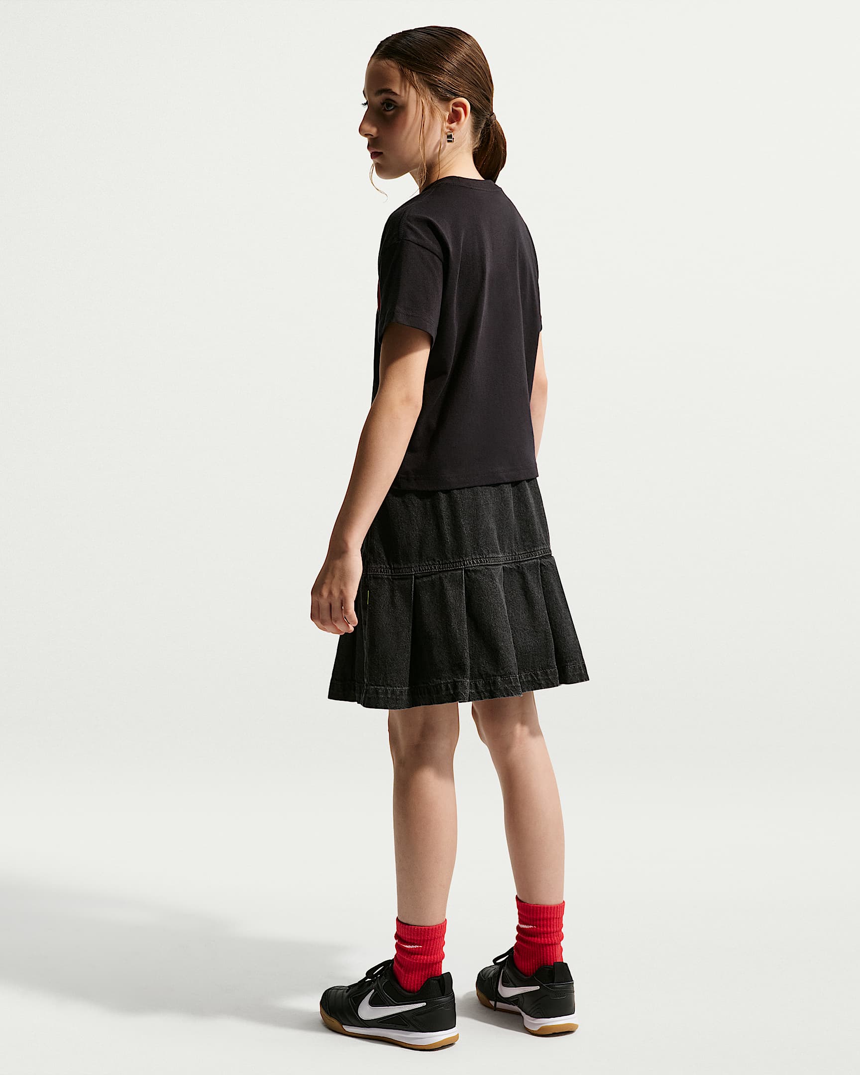 Nike Sportswear Older Kids' (Girls') T-Shirt - Black