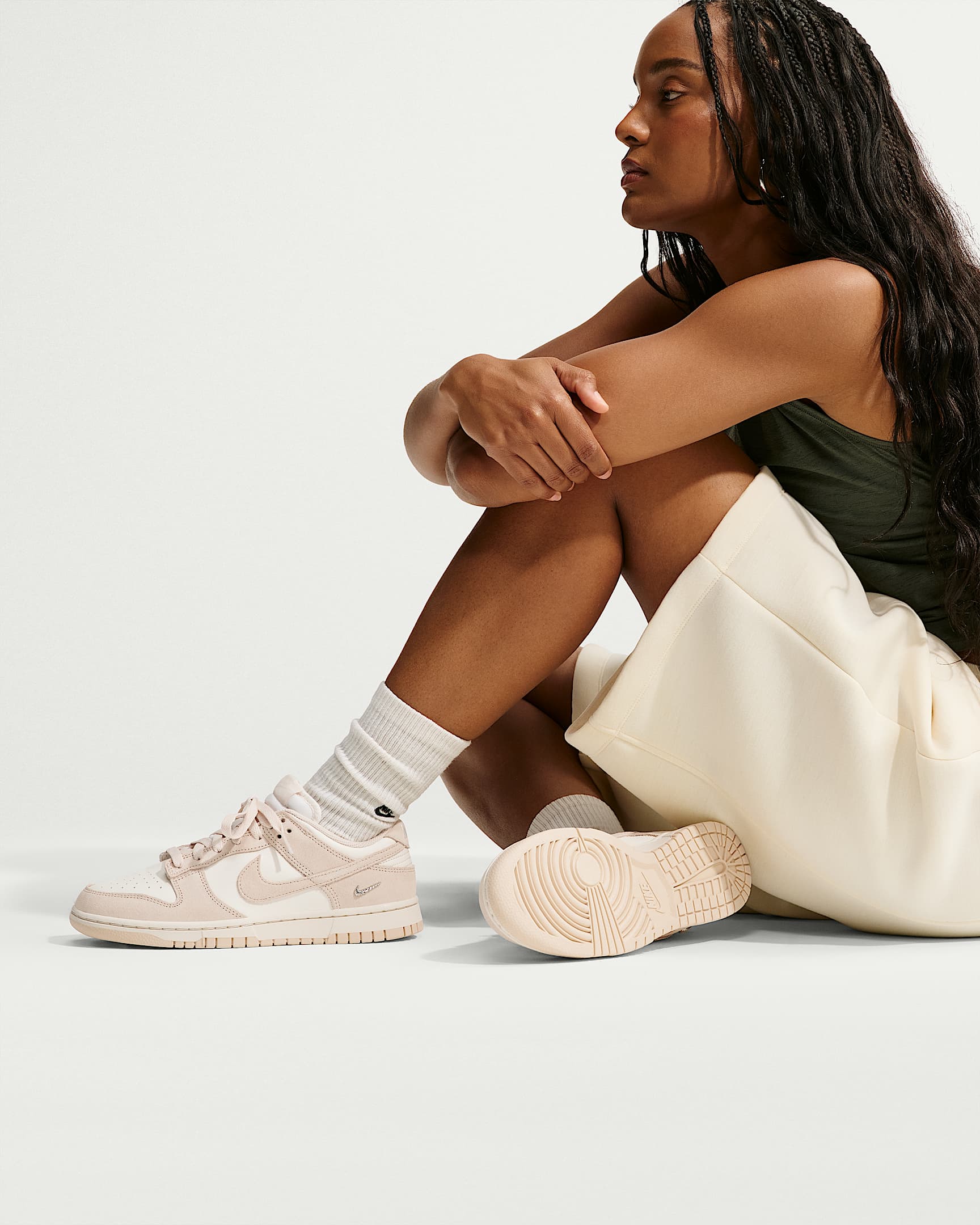 Chaussure Nike Dunk Low Suede pour femme - Pearl White/Pale Ivory/Metallic Silver/Pearl White