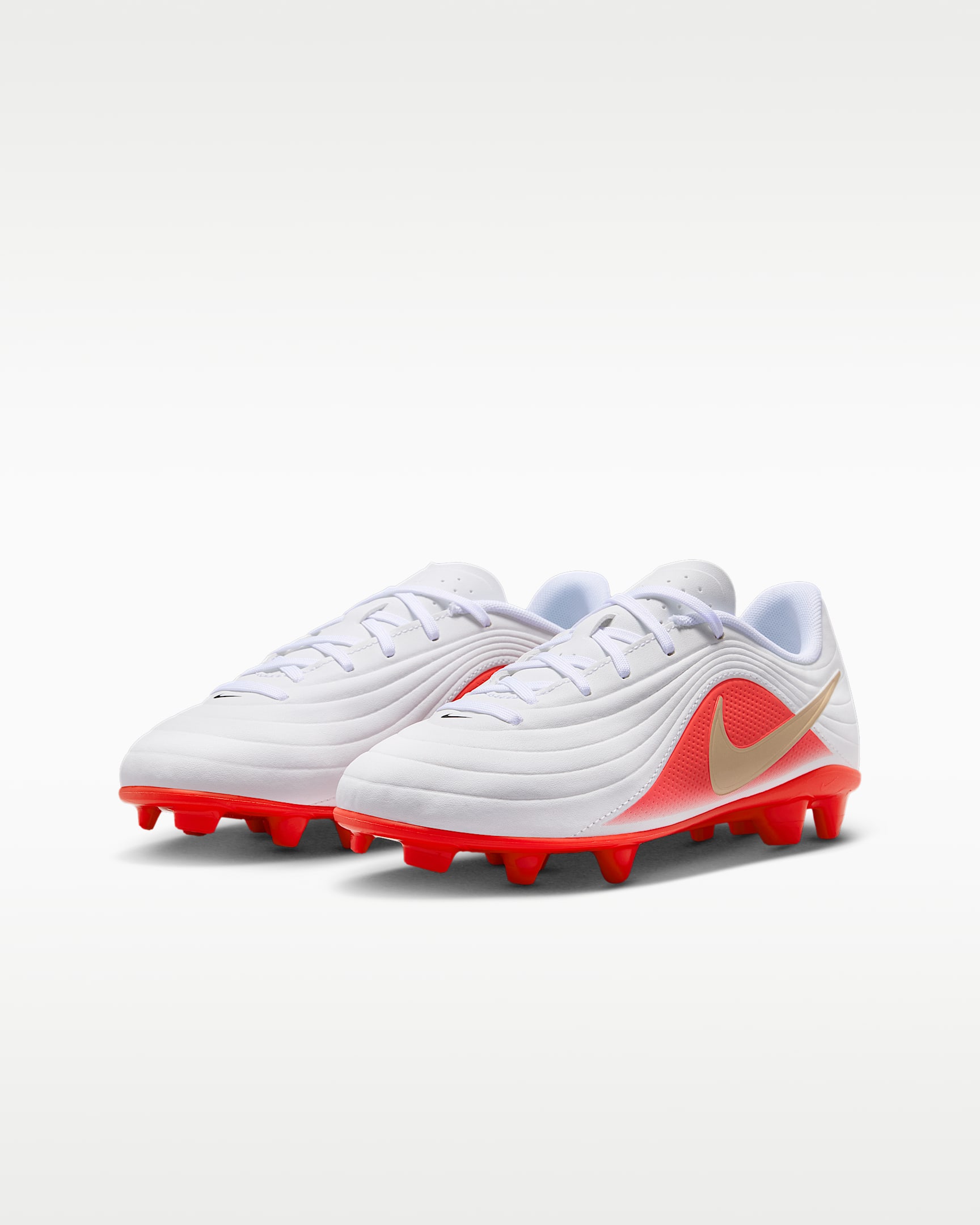 Nike Jr. Tiempo Maestro Club Big Kids' Multi-Ground Low-Top Football Boots - White/Bright Crimson/Blur
