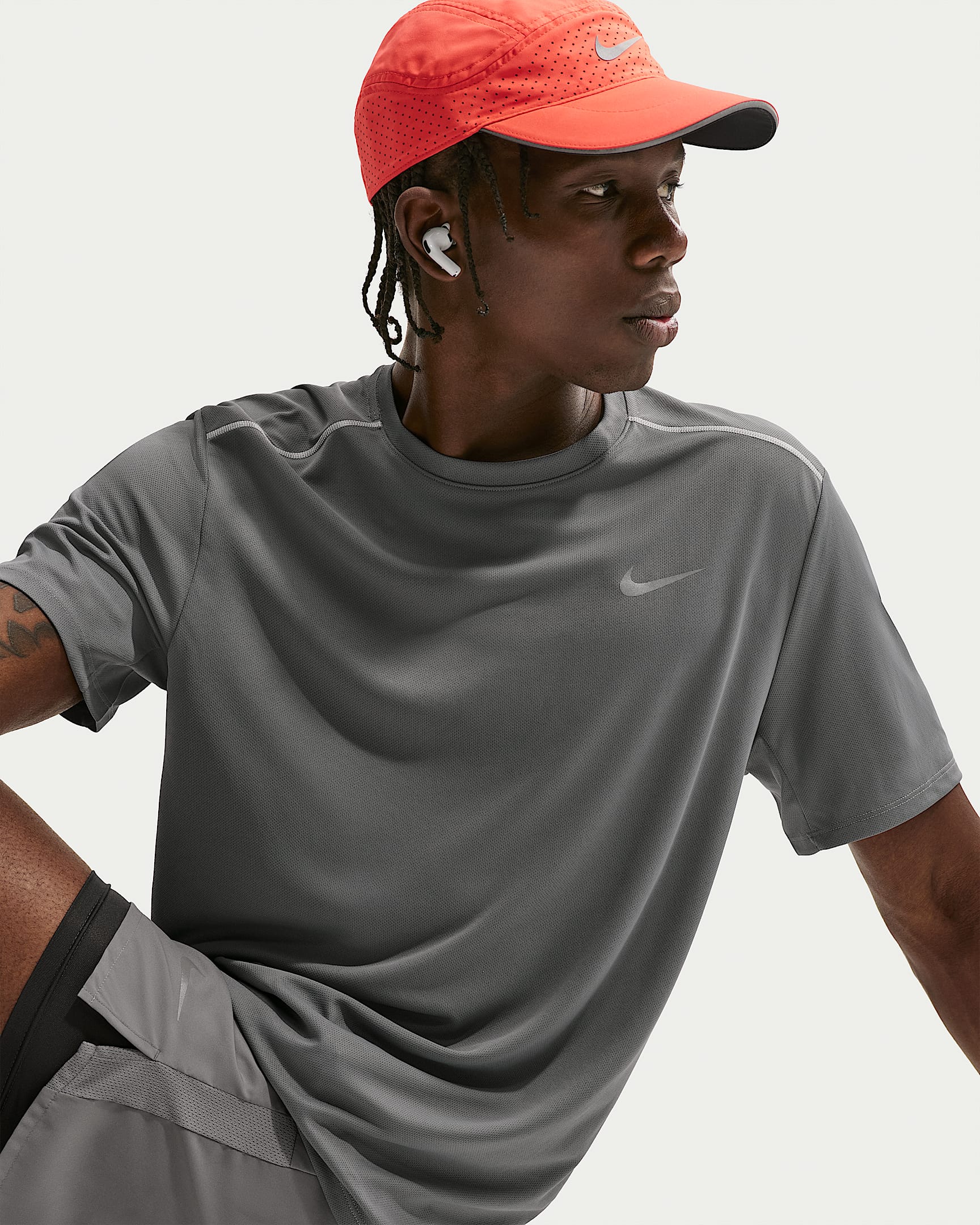 Nike Miler Men's Dri-FIT Short-Sleeve Running Top - Smoke Grey/Iron Grey