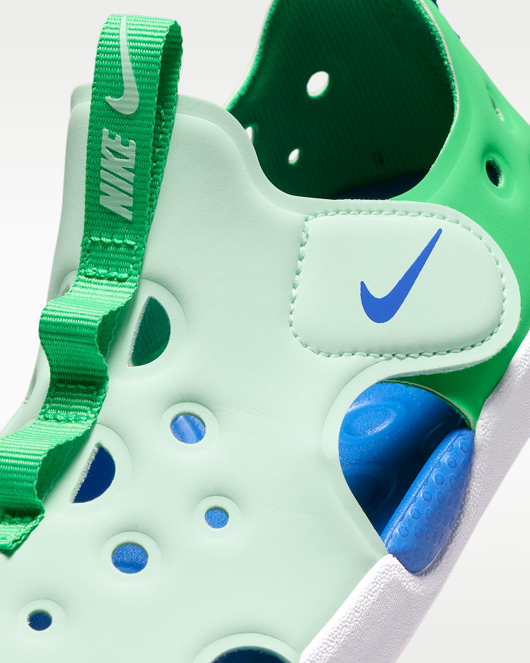 Nike Sunray Protect 4 Younger Kids' Sandals - Arctic Green/Green Spark/White/Racer Blue