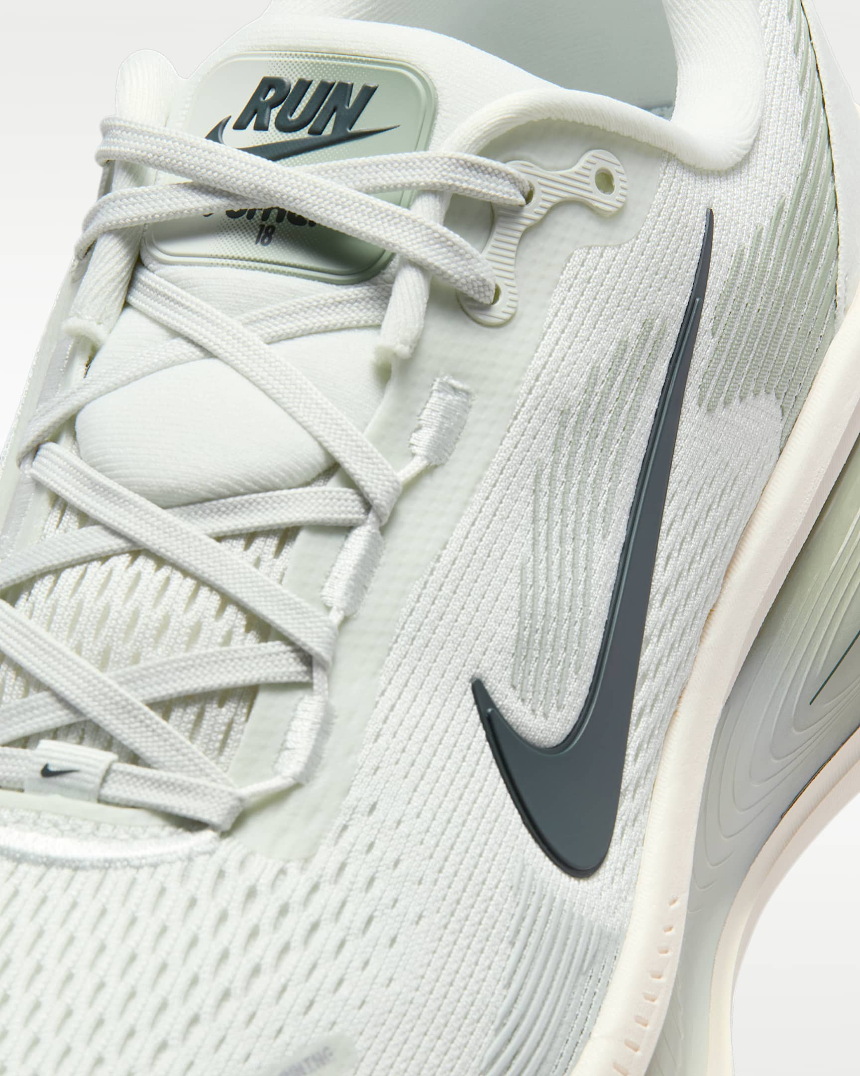 Nike Vomero 18 Men's Road Running Shoes - Spruce Aura/Jade Horizon/Light Silver/Black Spruce