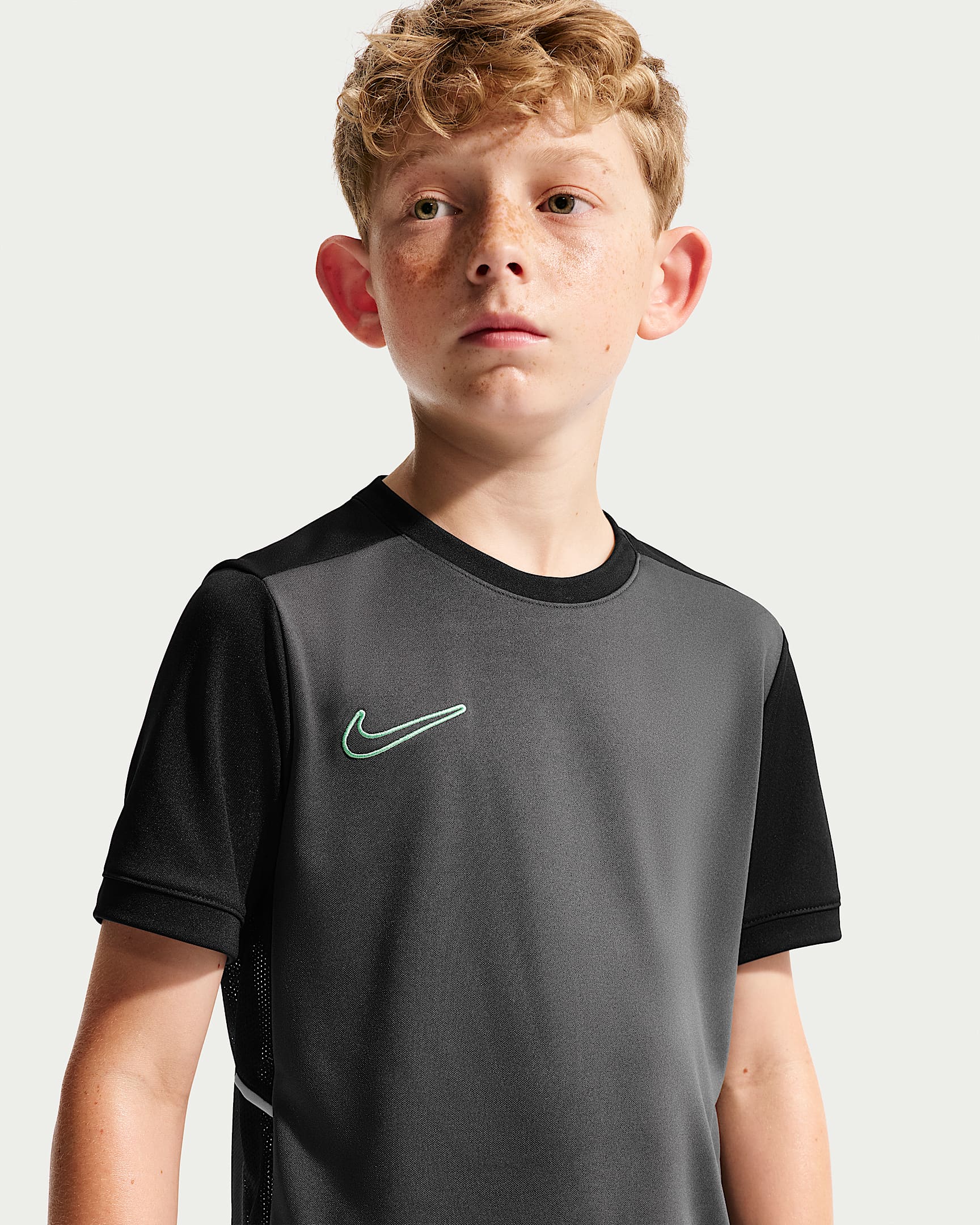 Camisola de futebol Dri-FIT Nike Academy Júnior - Anthracite/Preto/Verde Illusion/Verde Illusion