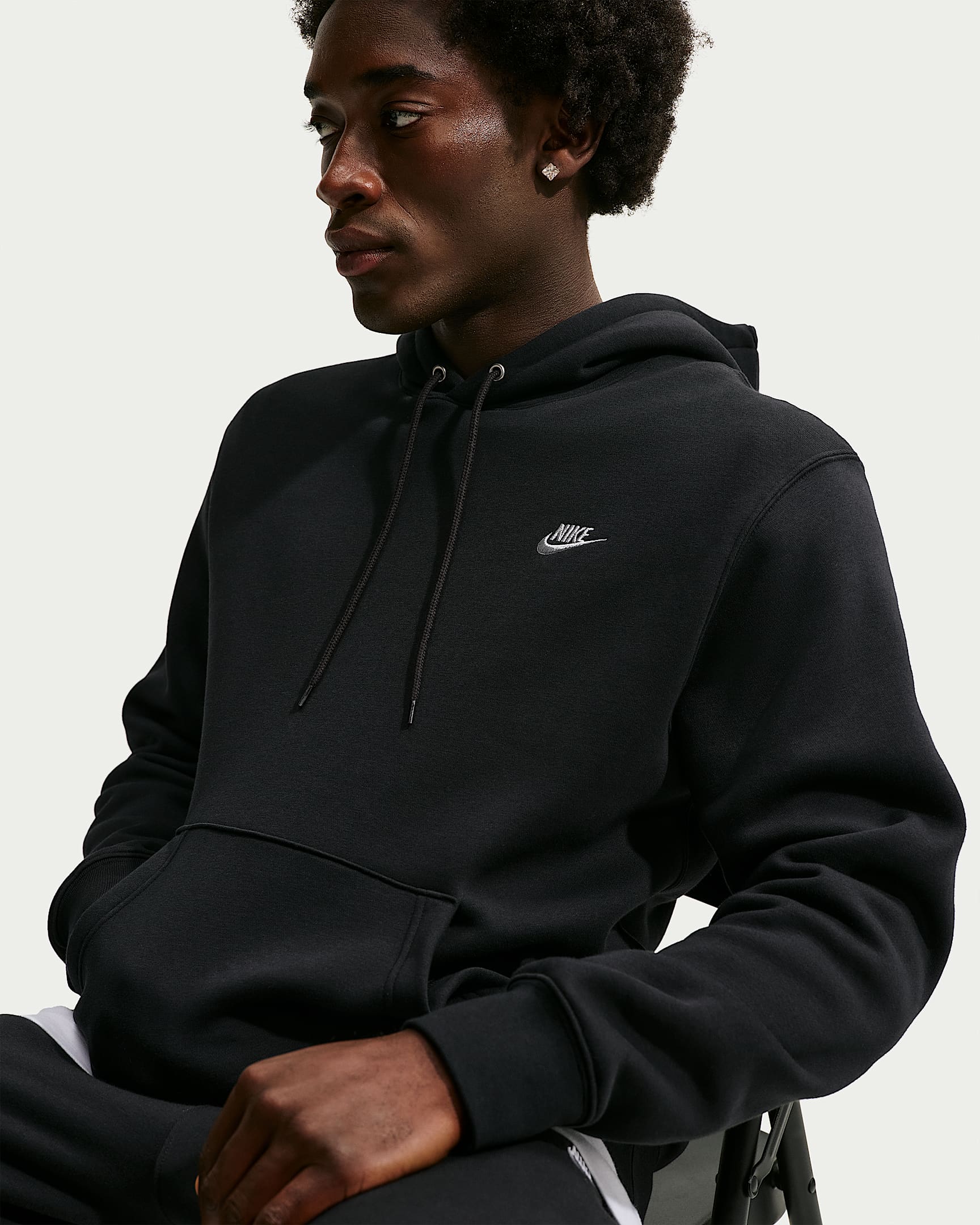 Felpa pullover in fleece con cappuccio Nike Club – Uomo - Nero/Nero/Argento metallizzato
