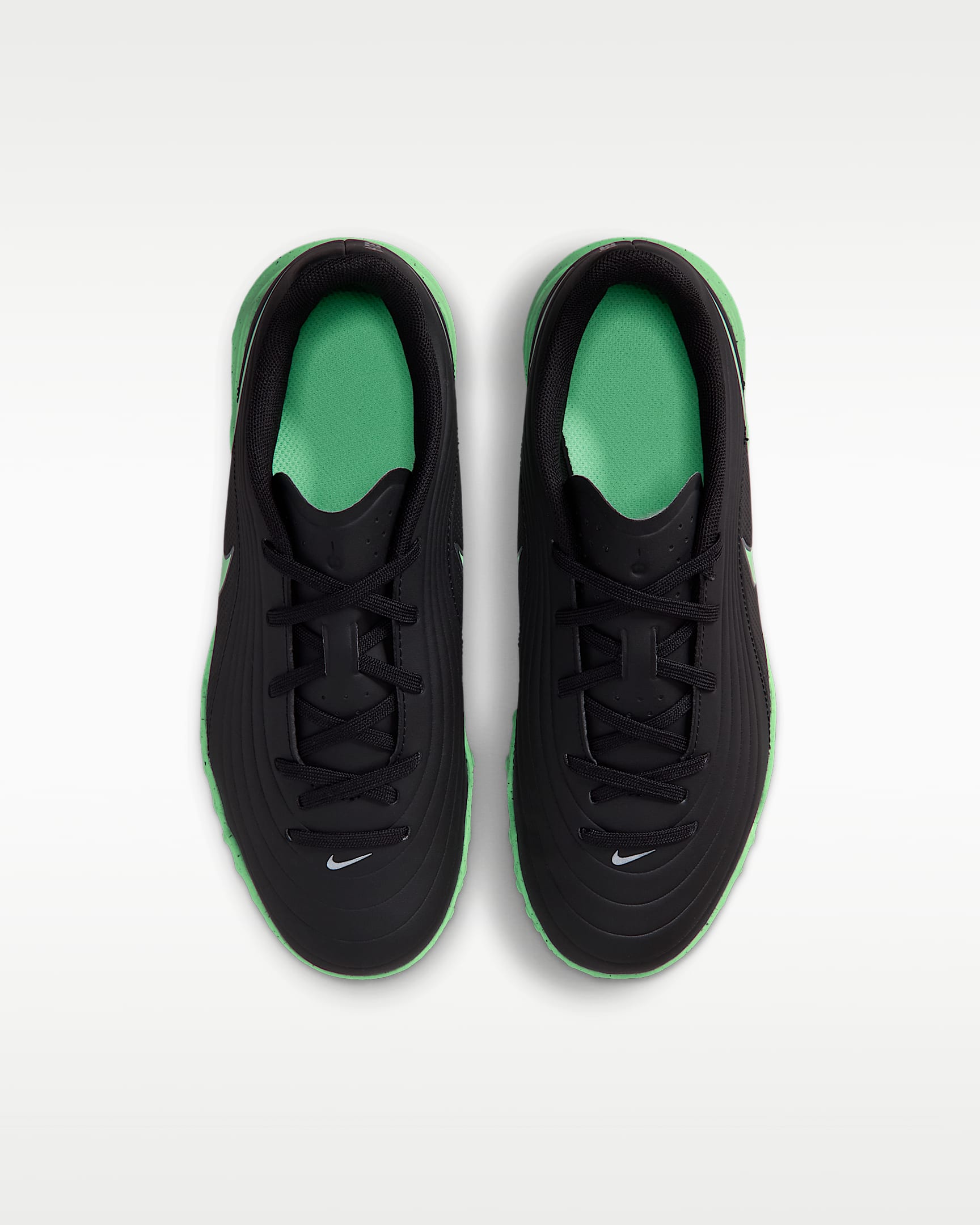 Nike Jr. Tiempo Maestro Club Low Top-fodboldsko til grus til større børn - sort/sort/Illusion Green