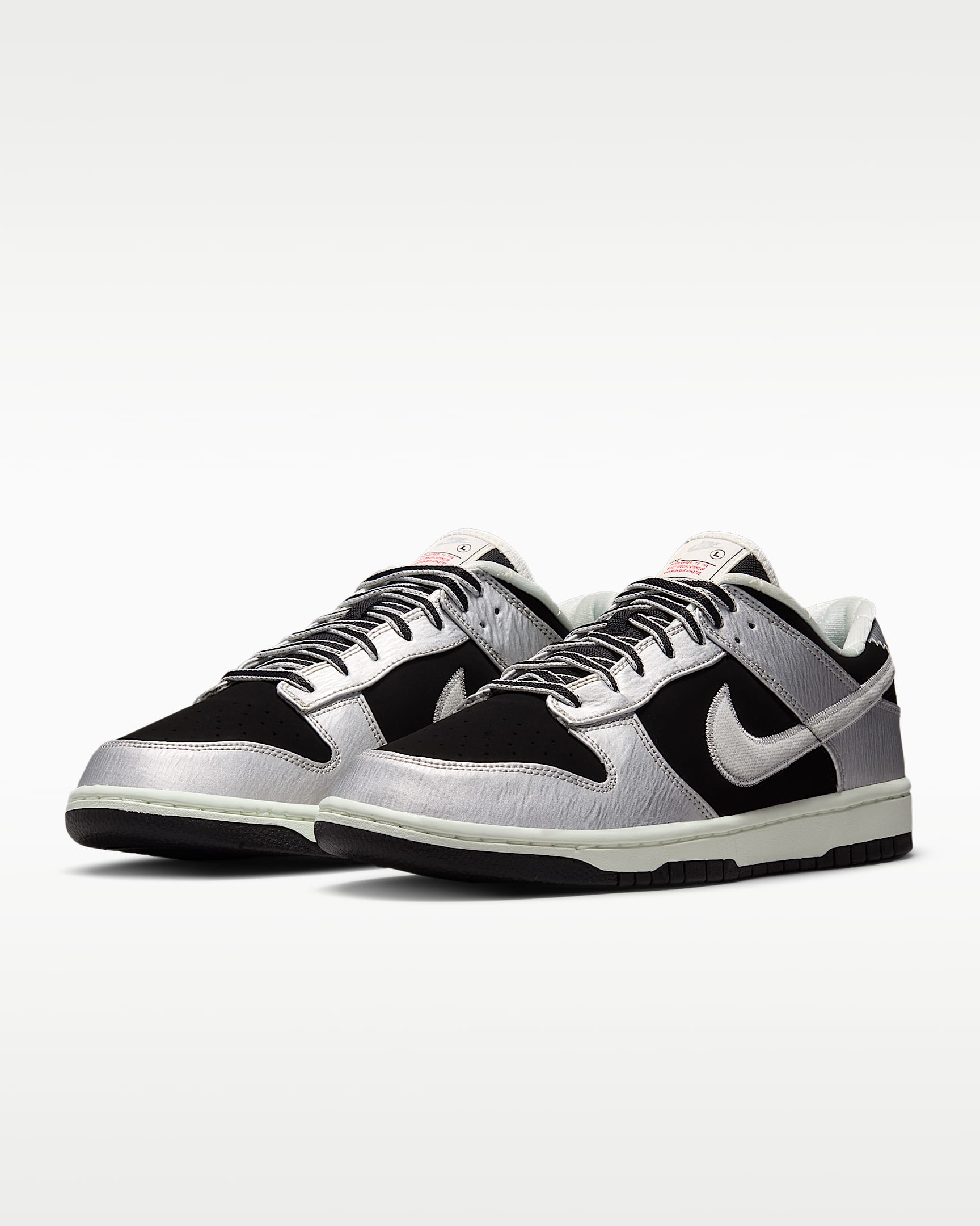 Nike Dunk Low Retro Herrenschuh - Metallic Silver/Schwarz/Sail/Metallic Silver