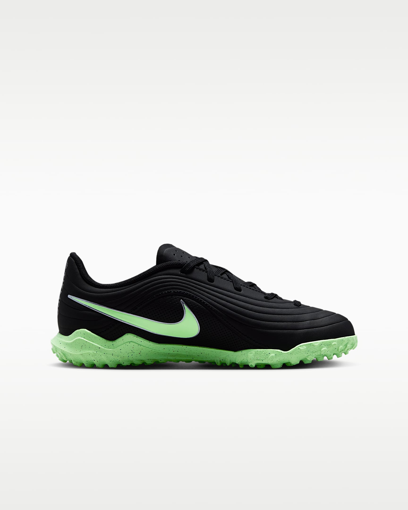 Nike Jr. Tiempo Maestro Club Low Top-fodboldsko til grus til større børn - sort/sort/Illusion Green