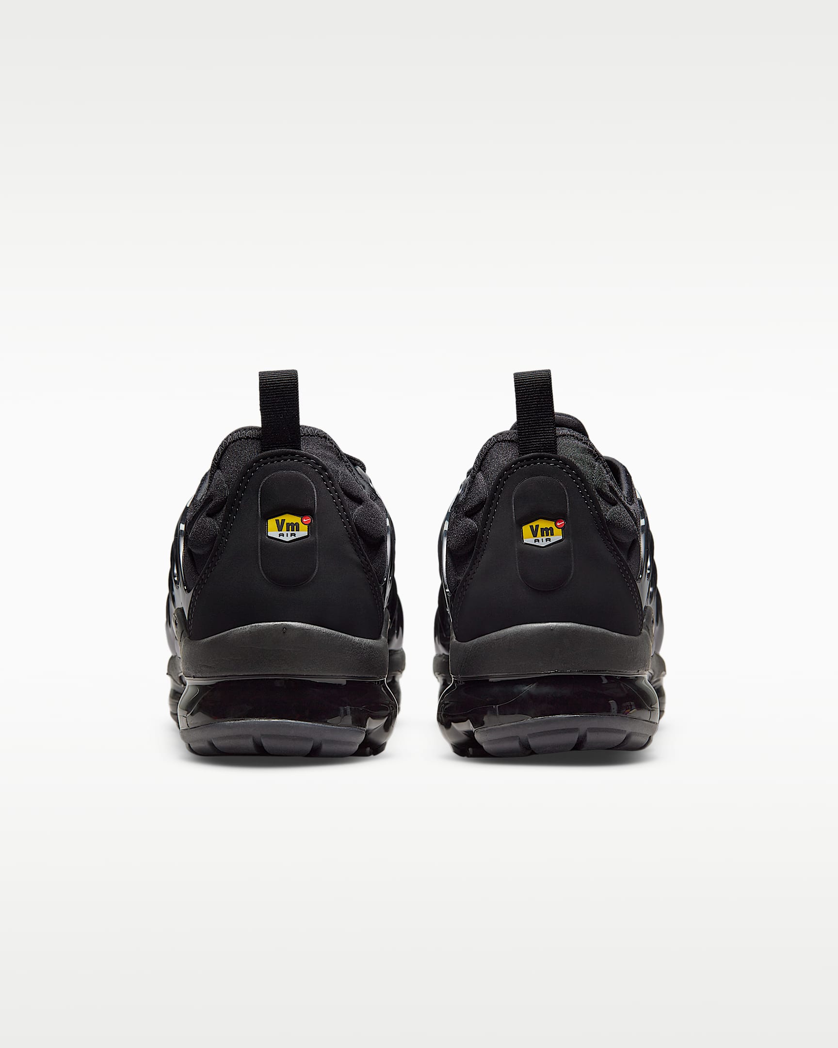 Tenis para hombre Nike Air VaporMax Plus - Negro/Negro/Gris oscuro