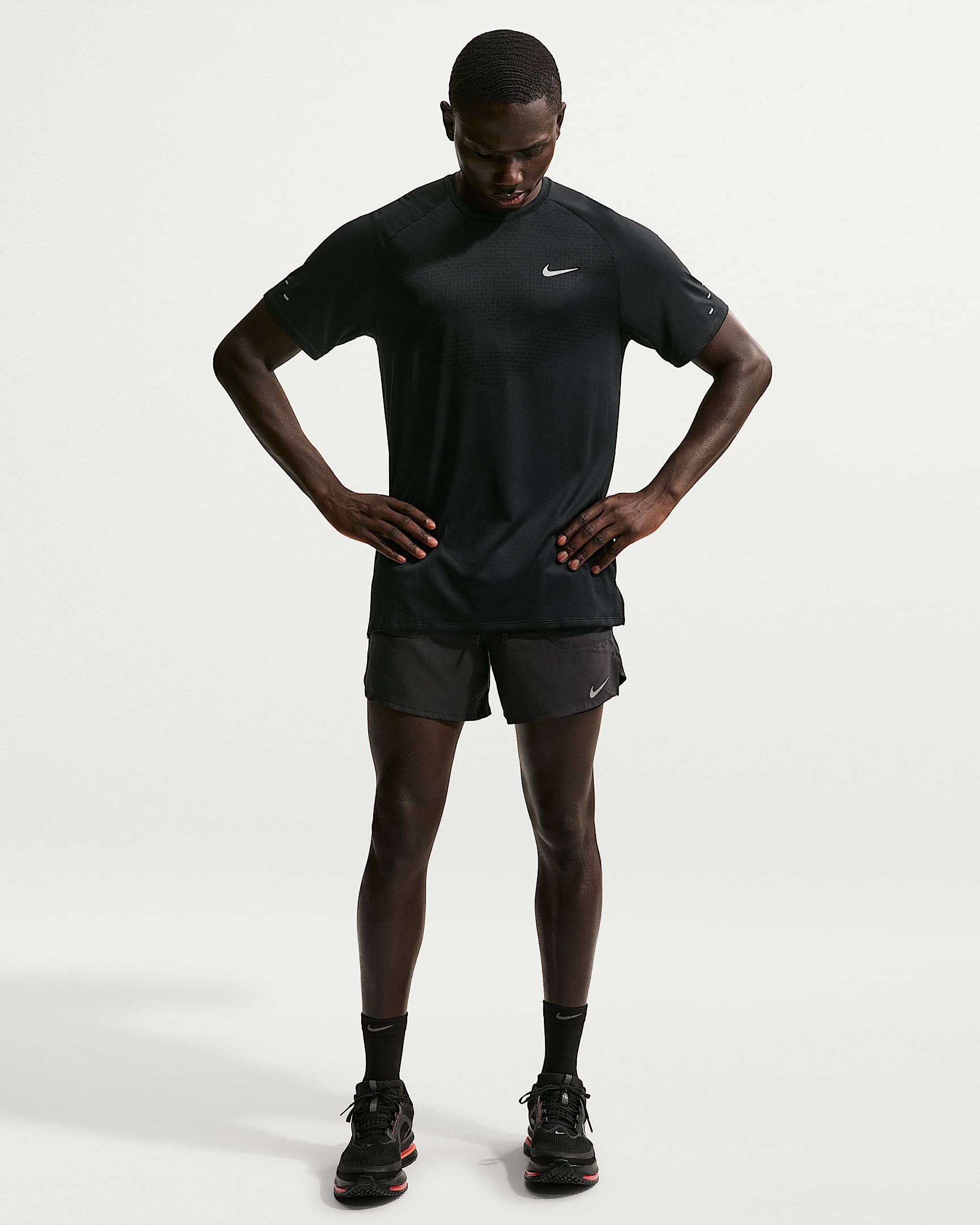 Playera de correr de manga corta Dri-FIT ADV para hombre Nike Stride - Negro