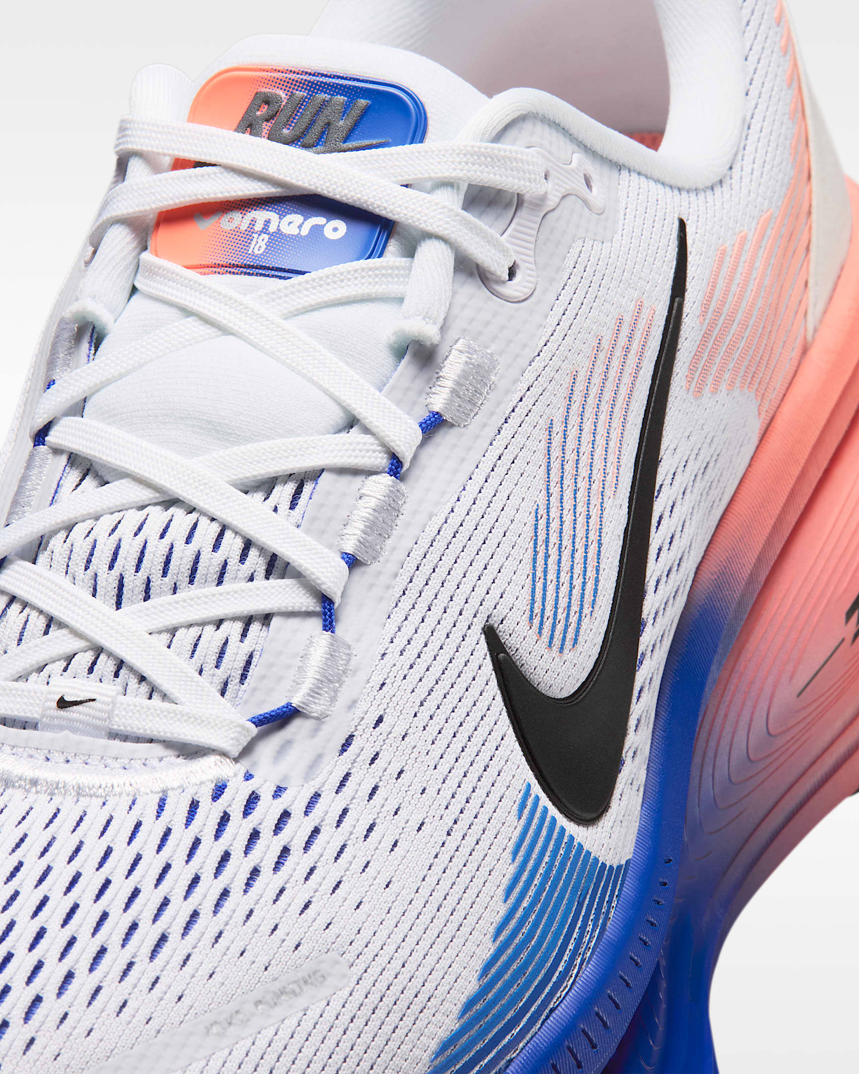 Nike Vomero 18 男款路跑鞋 - 白色/Racer Blue/Atomic Pink/黑色