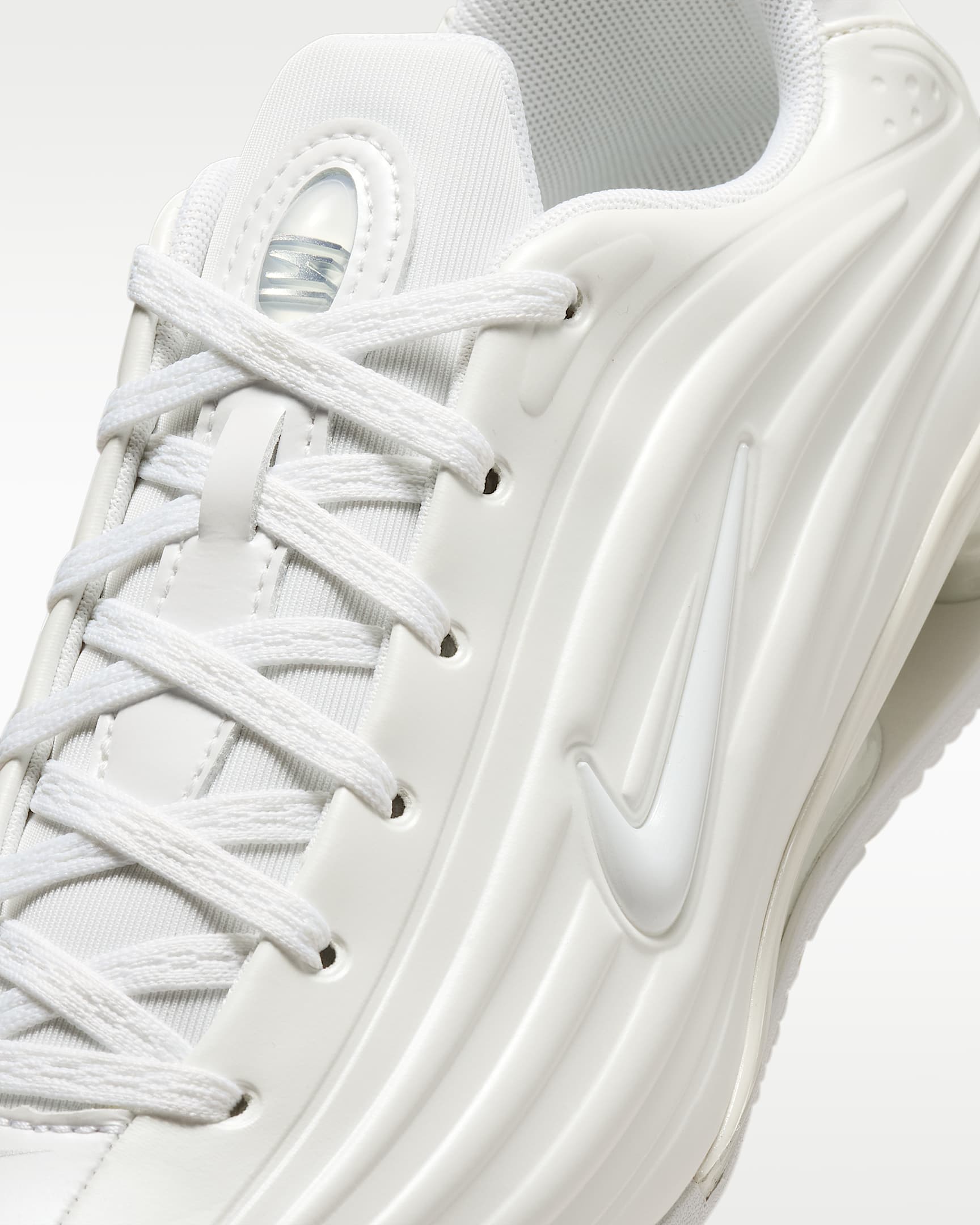 Nike Shox Z Women's Shoes - White/Summit White/Metallic Silver/White