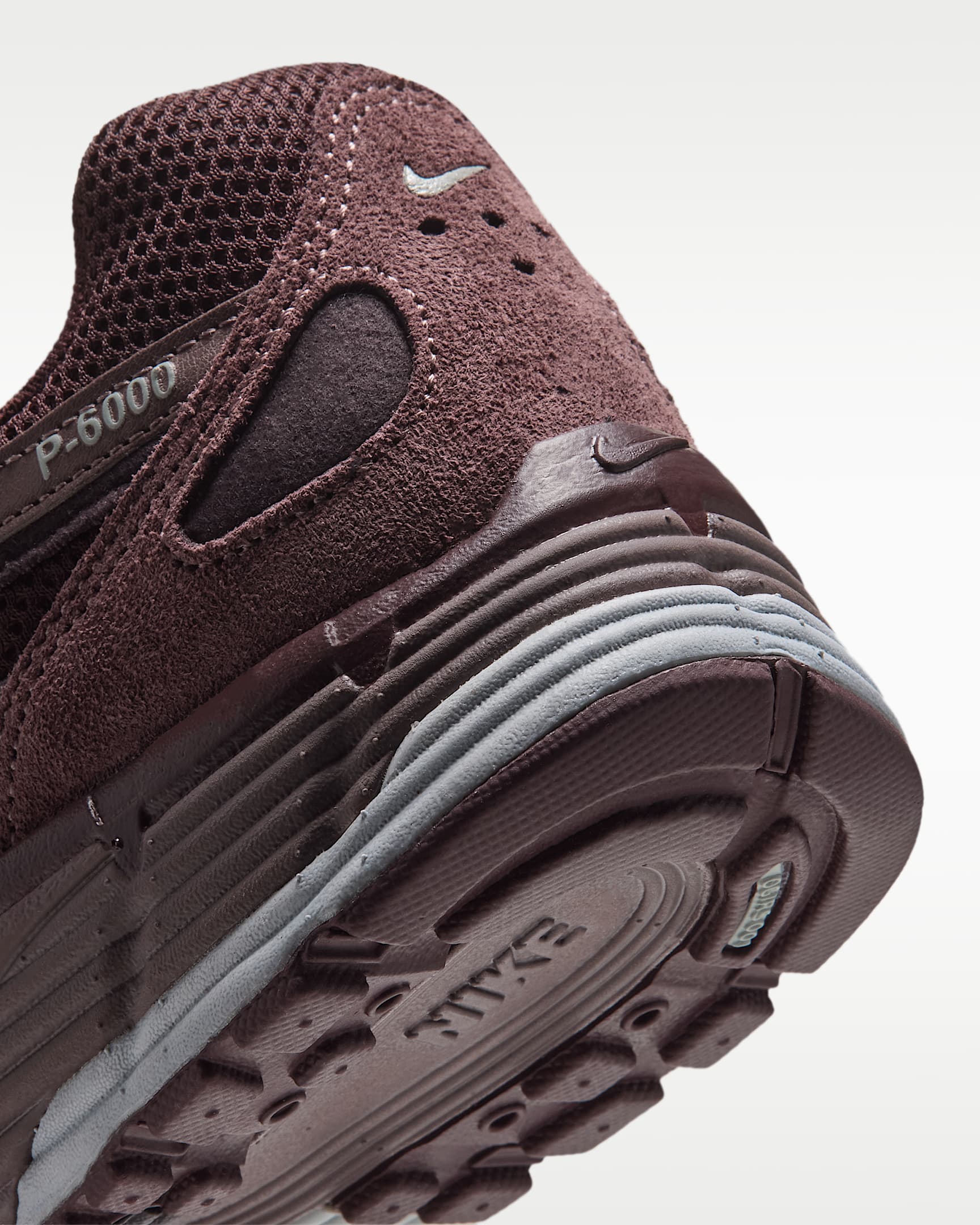 Nike P-6000 Kadın Ayakkabısı - Burgundy Crush/Burgundy Ash/Tattoo/Light Pumice