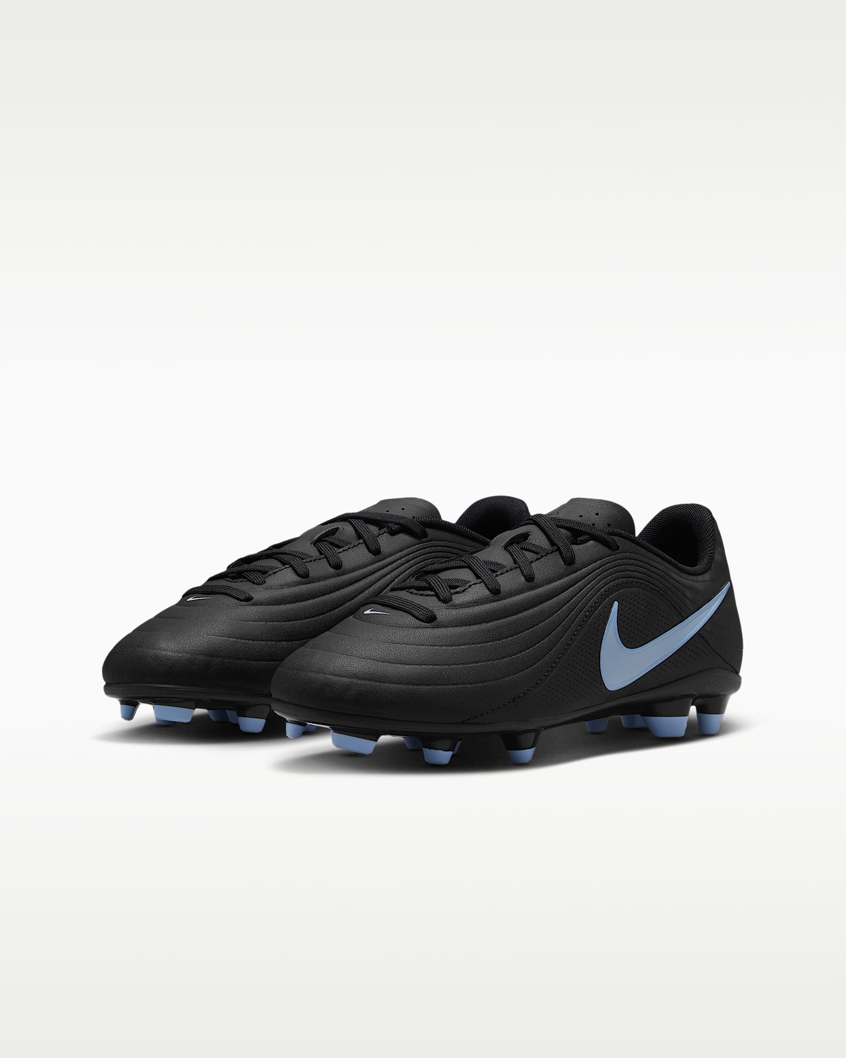 Nike Jr. Tiempo Maestro Club Low-Top Fußballschuh für verschiedene Böden (ältere Kinder) - Schwarz/Ice Blue