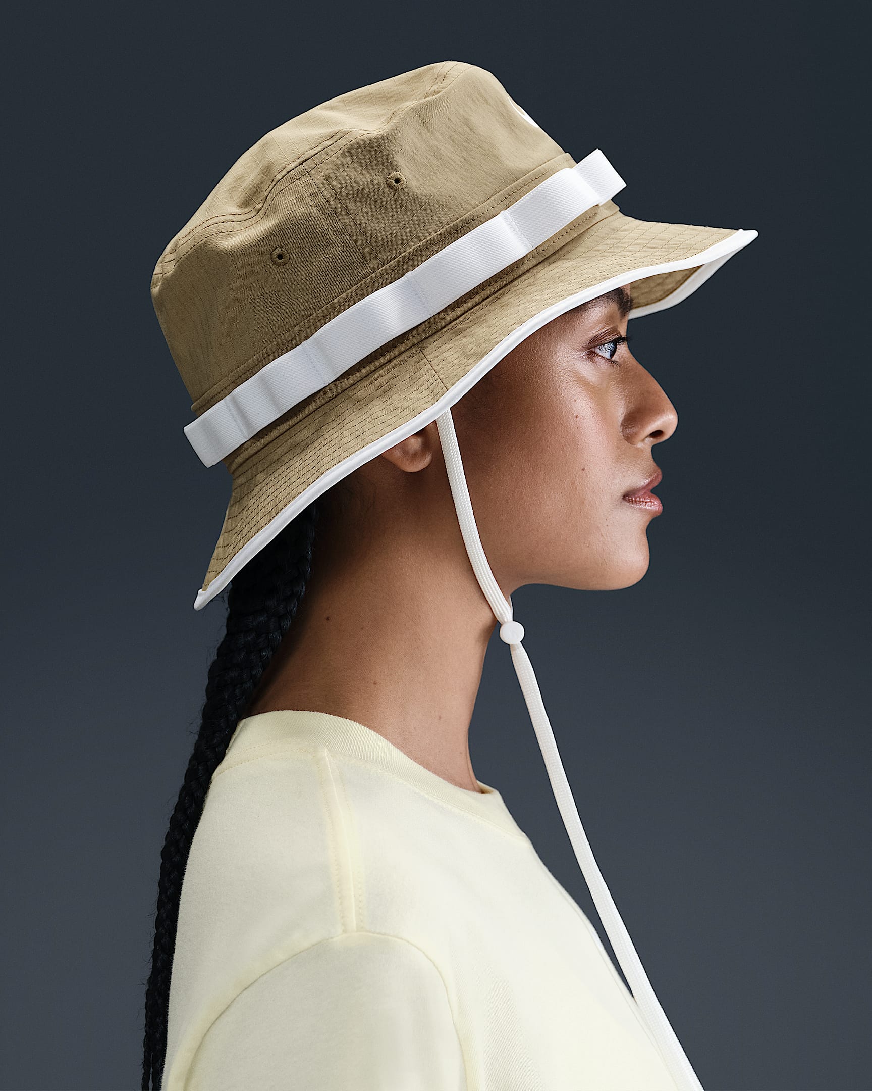 Klobouk Dri-FIT Nike Apex - Parachute Beige/Bílá/Anthracite/Bílá