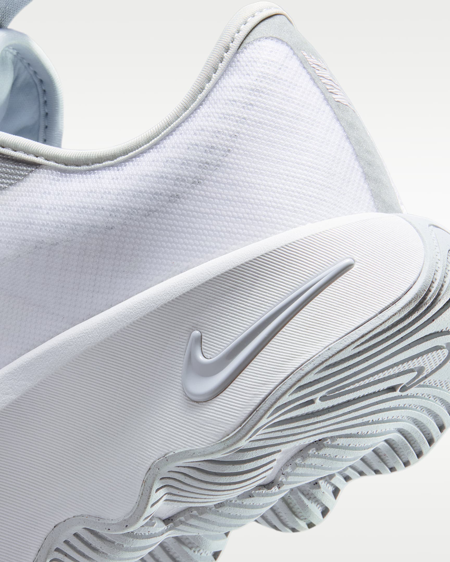Scarpa da camminata Nike Motiva 2 – Donna - Bianco/Pure Platinum/Argento metallizzato