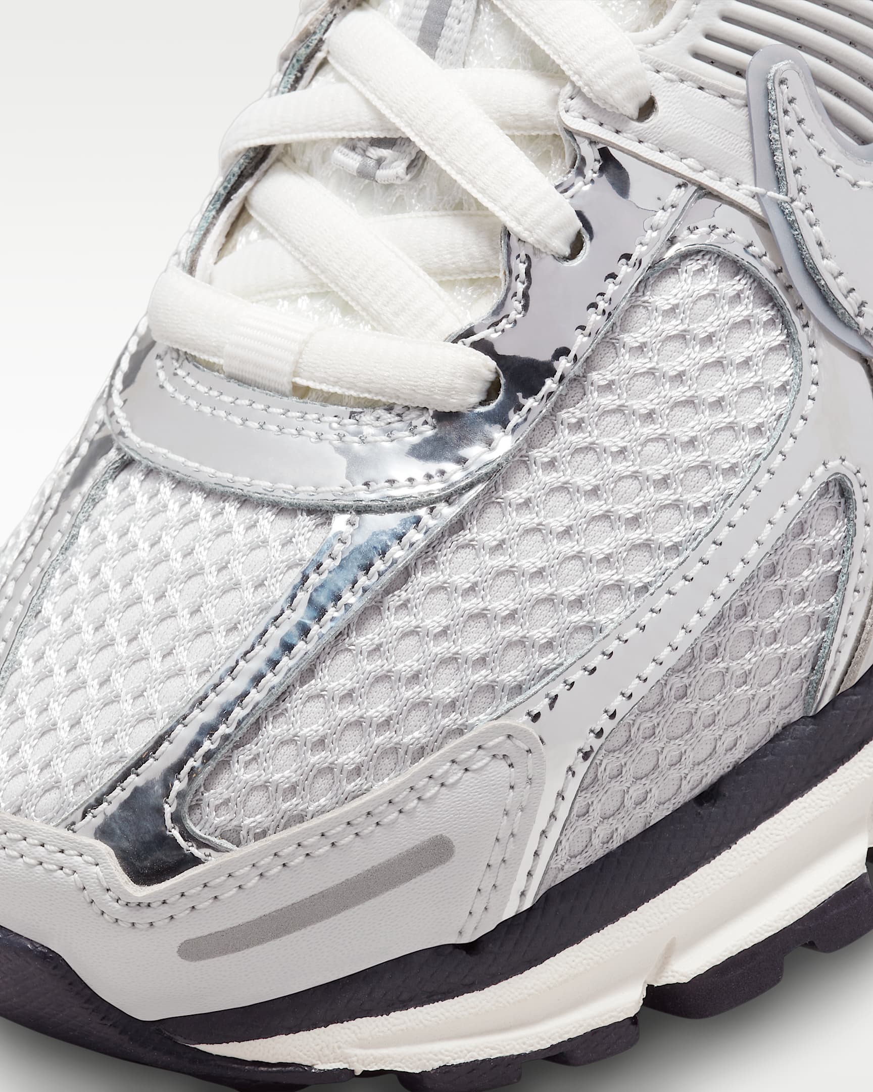 Nike Zoom Vomero 5 Women's Shoes - Photon Dust/Gridiron/Sail/Chrome