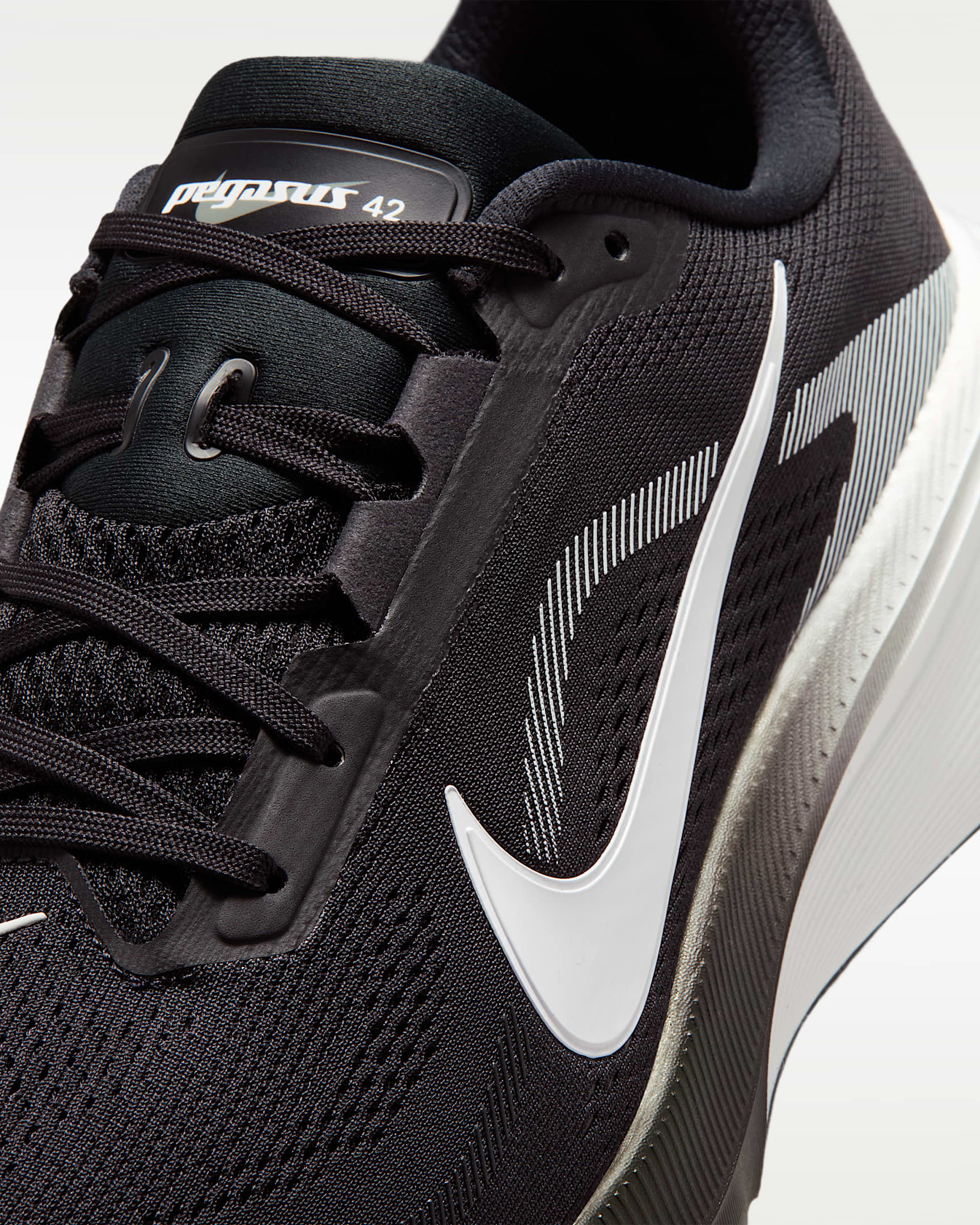 Pánské běžecké silniční boty Nike Pegasus 42 - Černá/Photon Dust/Bílá