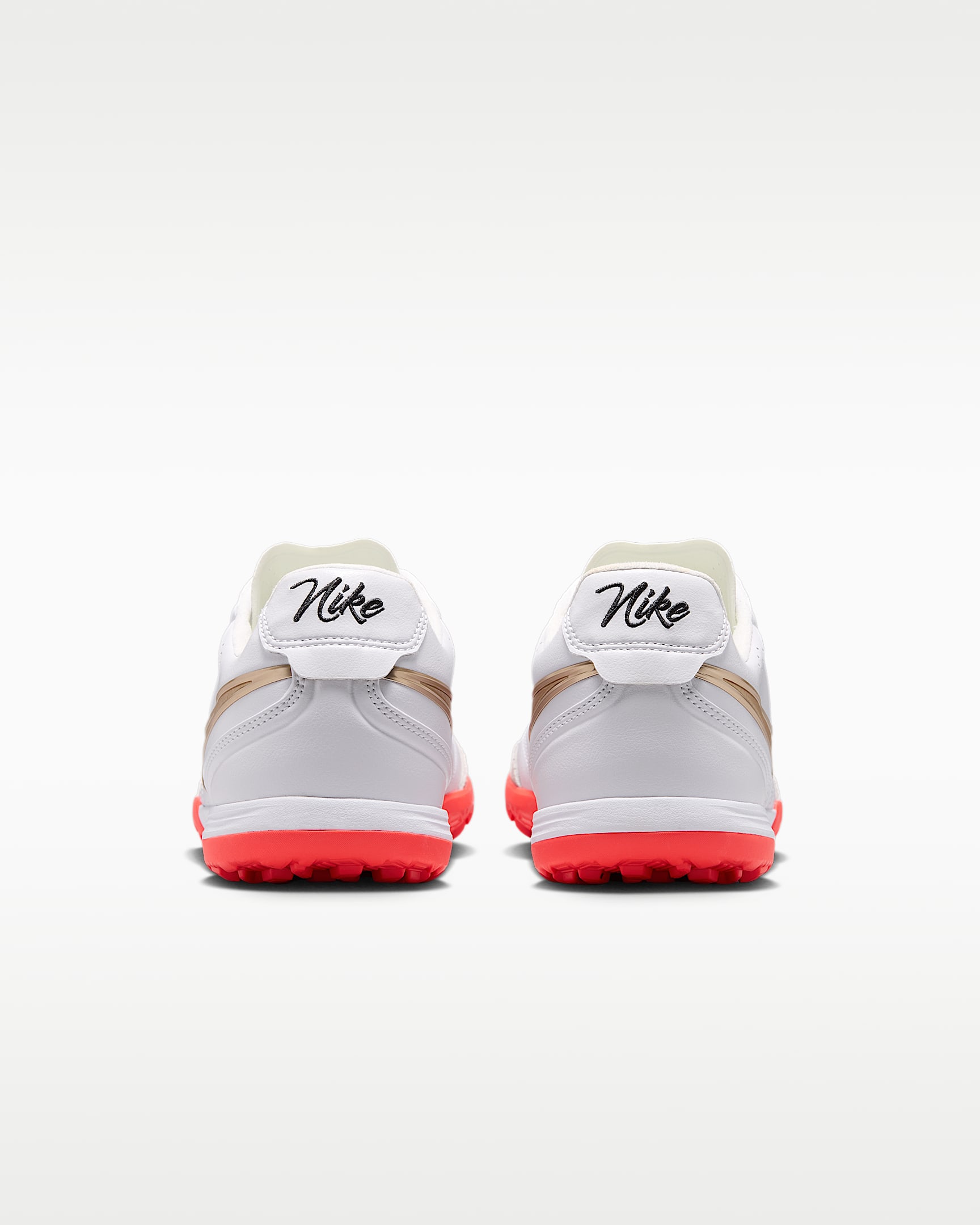 รองเท้าฟุตบอลไม่หุ้มข้อสำหรับพื้นสนามหญ้าเทียมสั้น Nike Tiempo Ligera Pro - ขาว/Bright Crimson/Blur