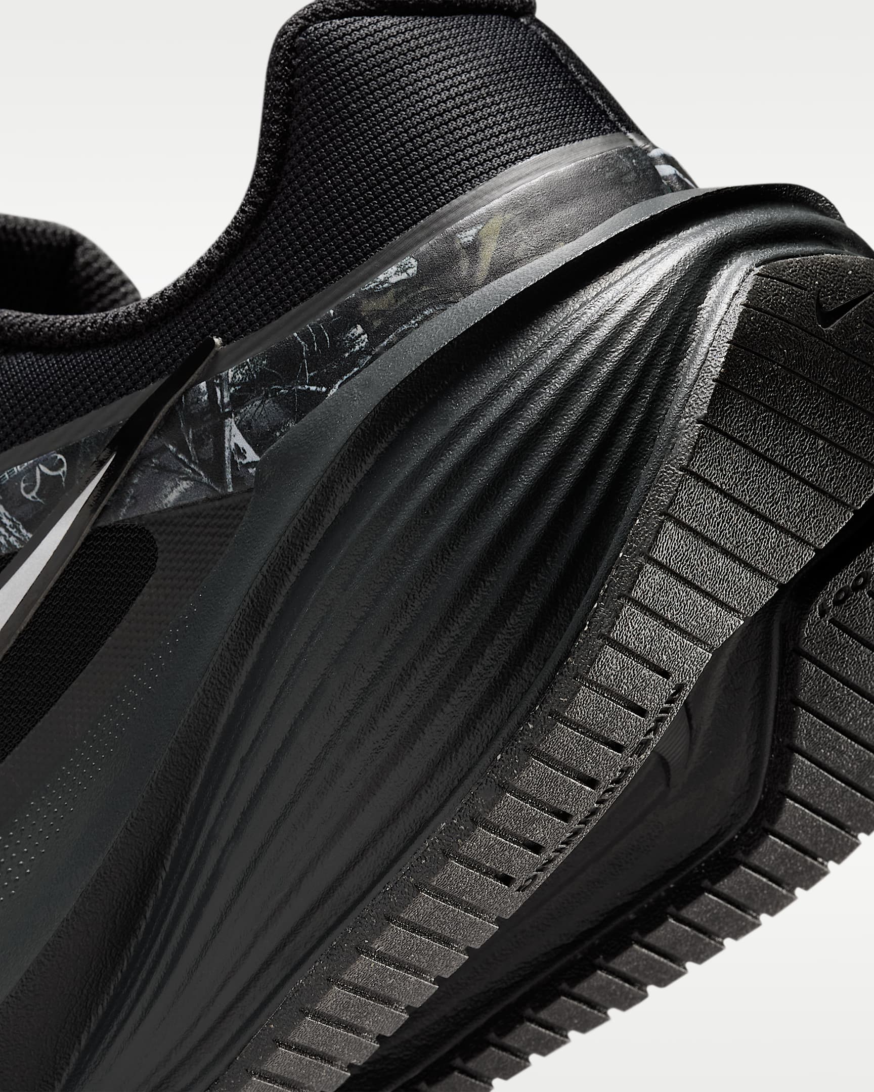 Nike Downshifter 14 Men's Realtree® Road-Running Shoes - Black/Dark Smoke Grey/Iron Grey/Metallic Dark Grey
