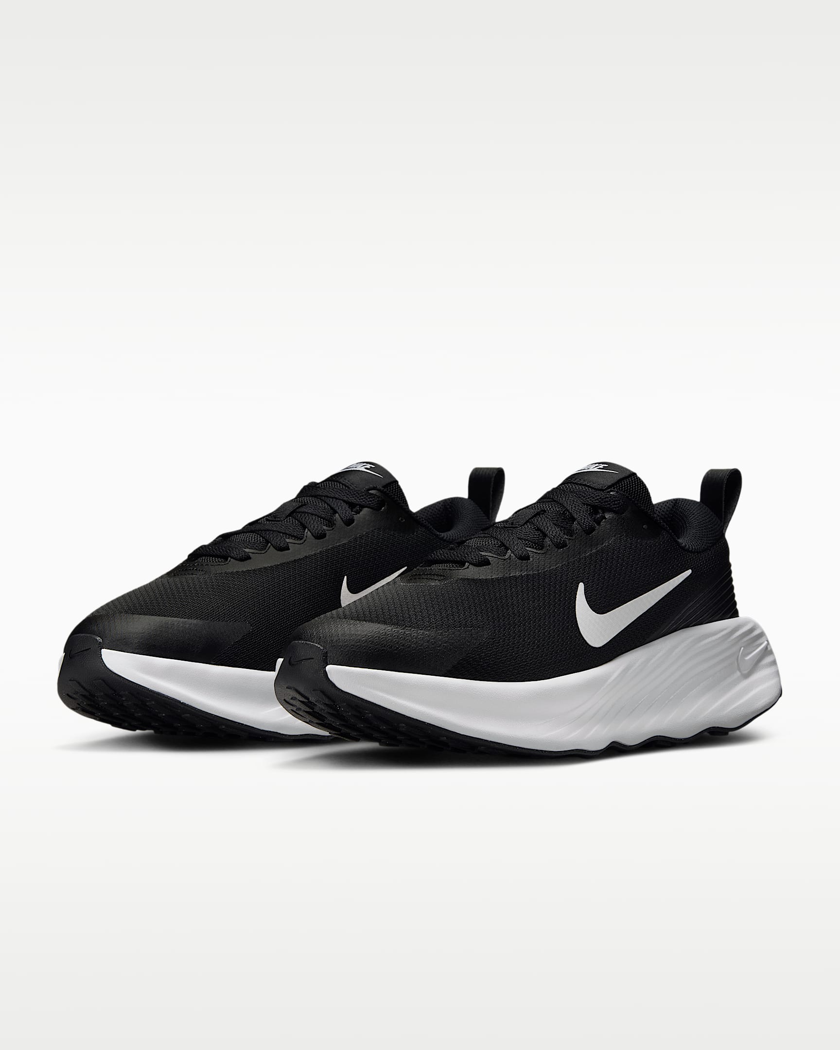 Nike Promina Women's Walking Shoes - Black/White
