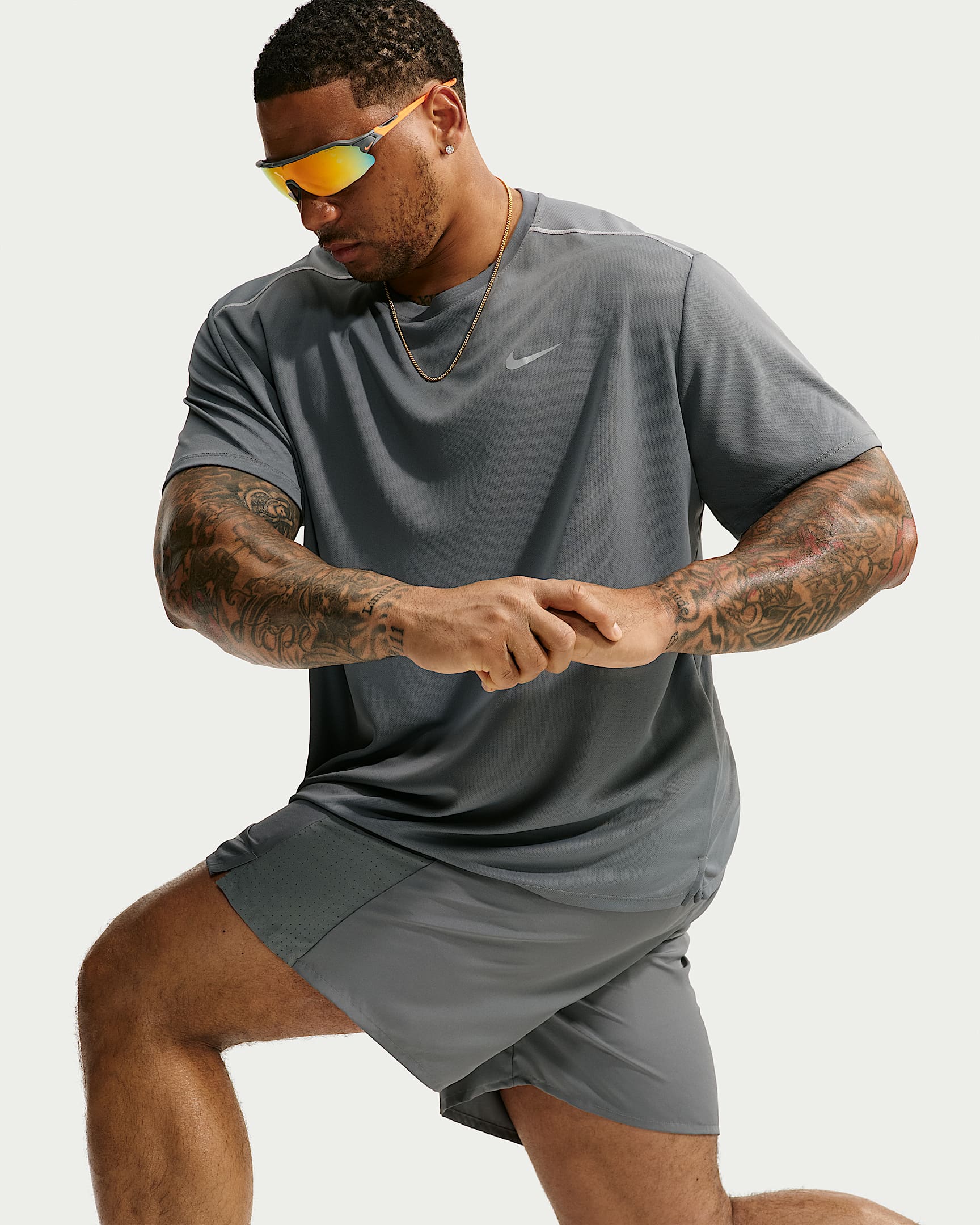 Nike Miler Men's Dri-FIT Short-Sleeve Running Top - Smoke Grey/Iron Grey