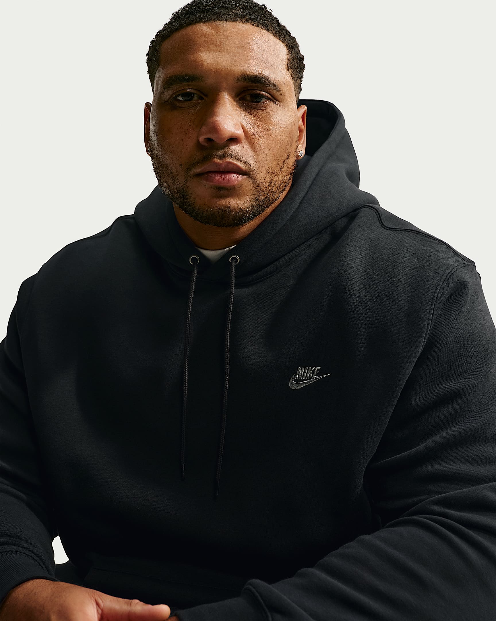 Felpa pullover in fleece con cappuccio Nike Club – Uomo - Nero/Nero/Argento metallizzato