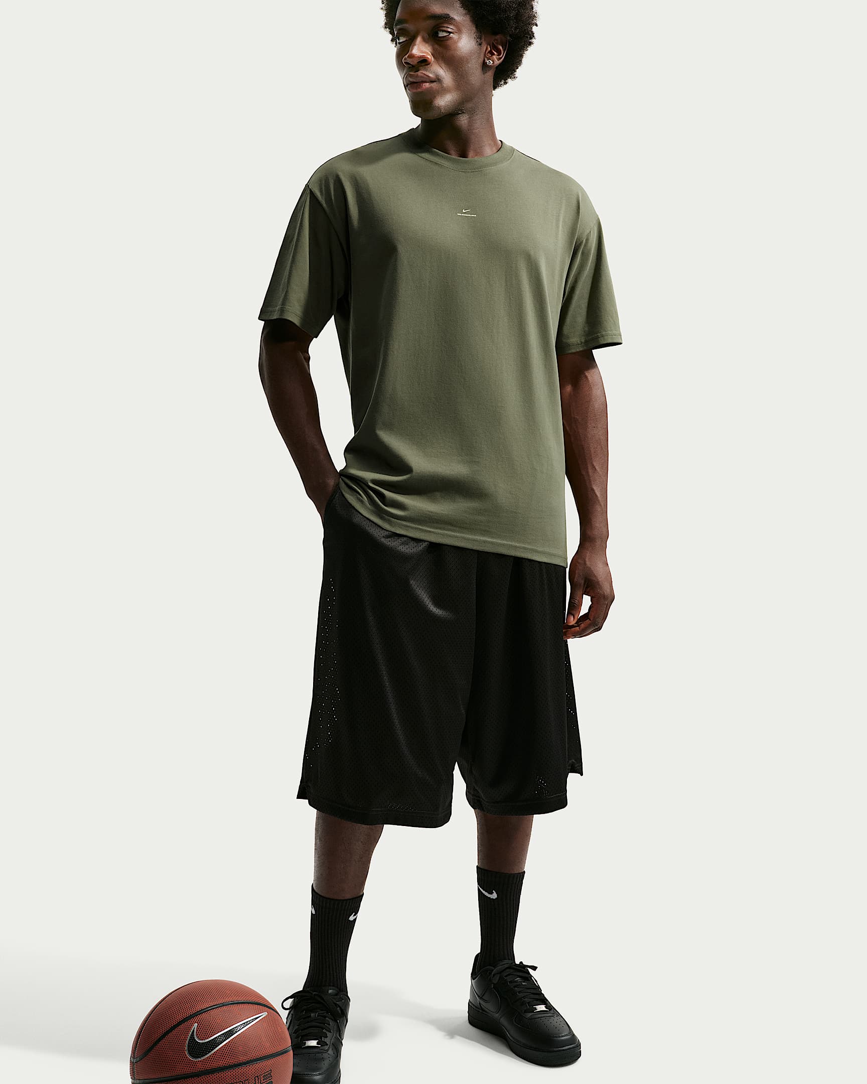Nike Standard Issue Dri-FIT basketbal T-shirt voor heren - Medium Olive/Pale Ivory