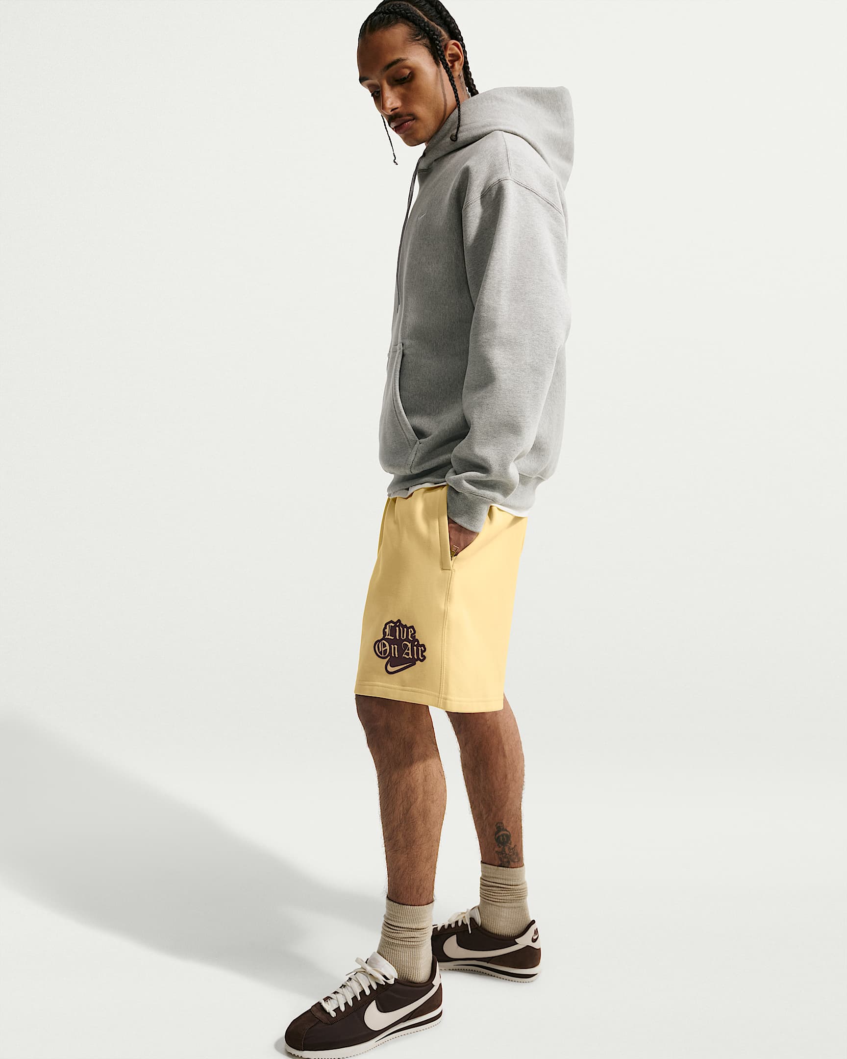 Short en tissu Fleece Nike Solo Swoosh pour homme - Soft Yellow