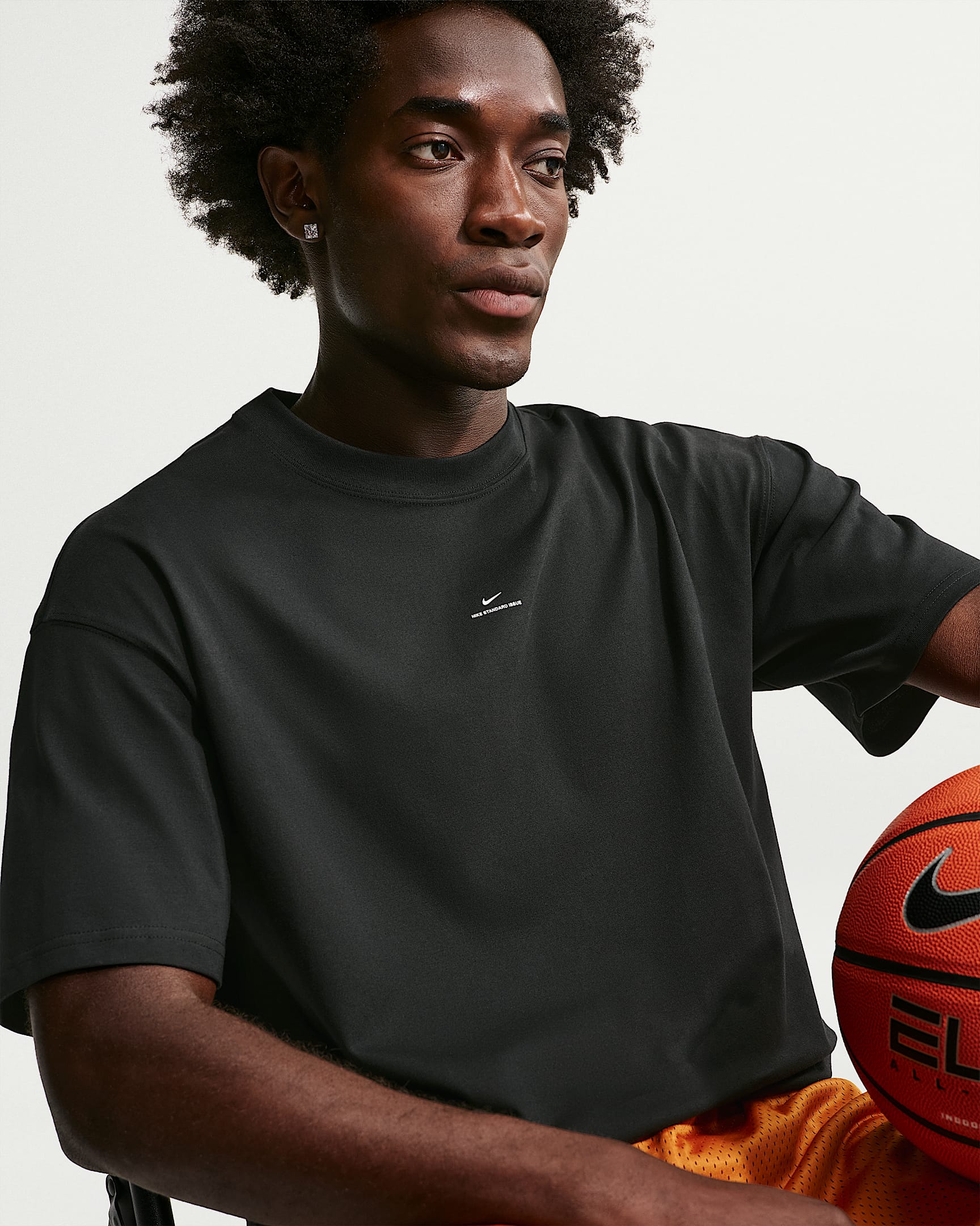 Nike Standard Issue Dri-FIT basketbal T-shirt voor heren - Zwart/Pale Ivory