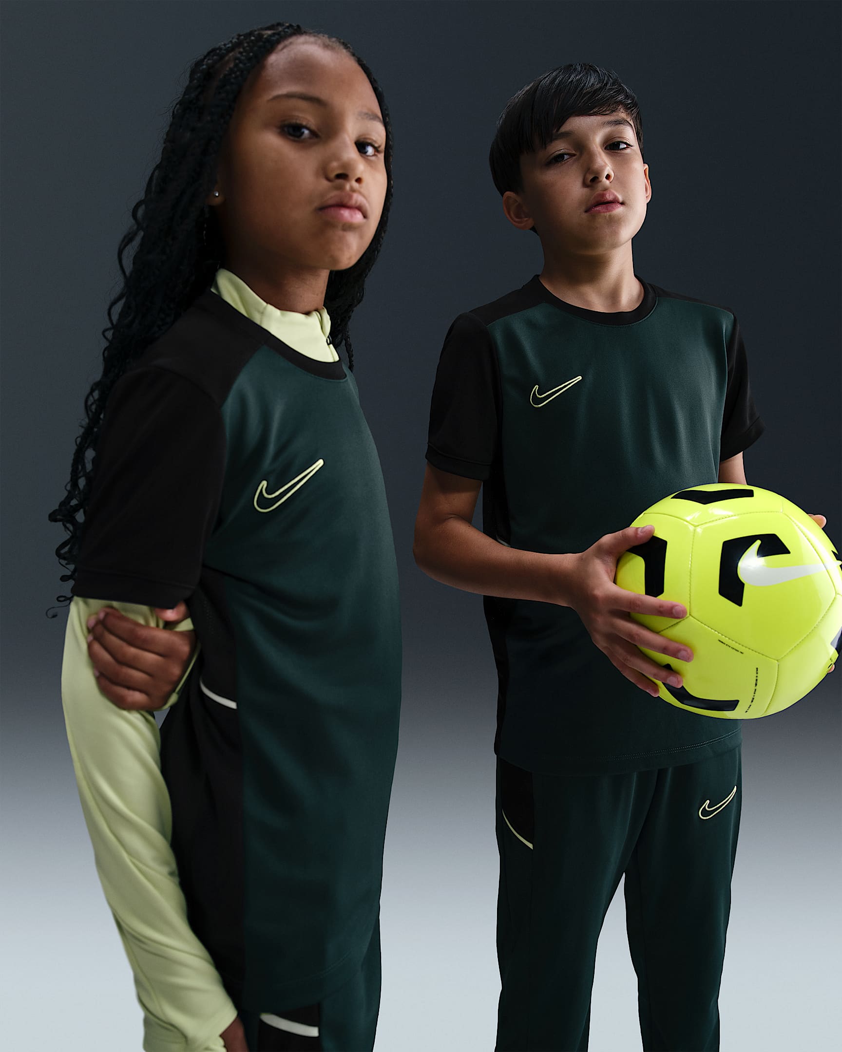 Nike Academy Dri-FIT Genç Çocuk Futbol Üstü - Seaweed/Siyah/Limelight/Limelight