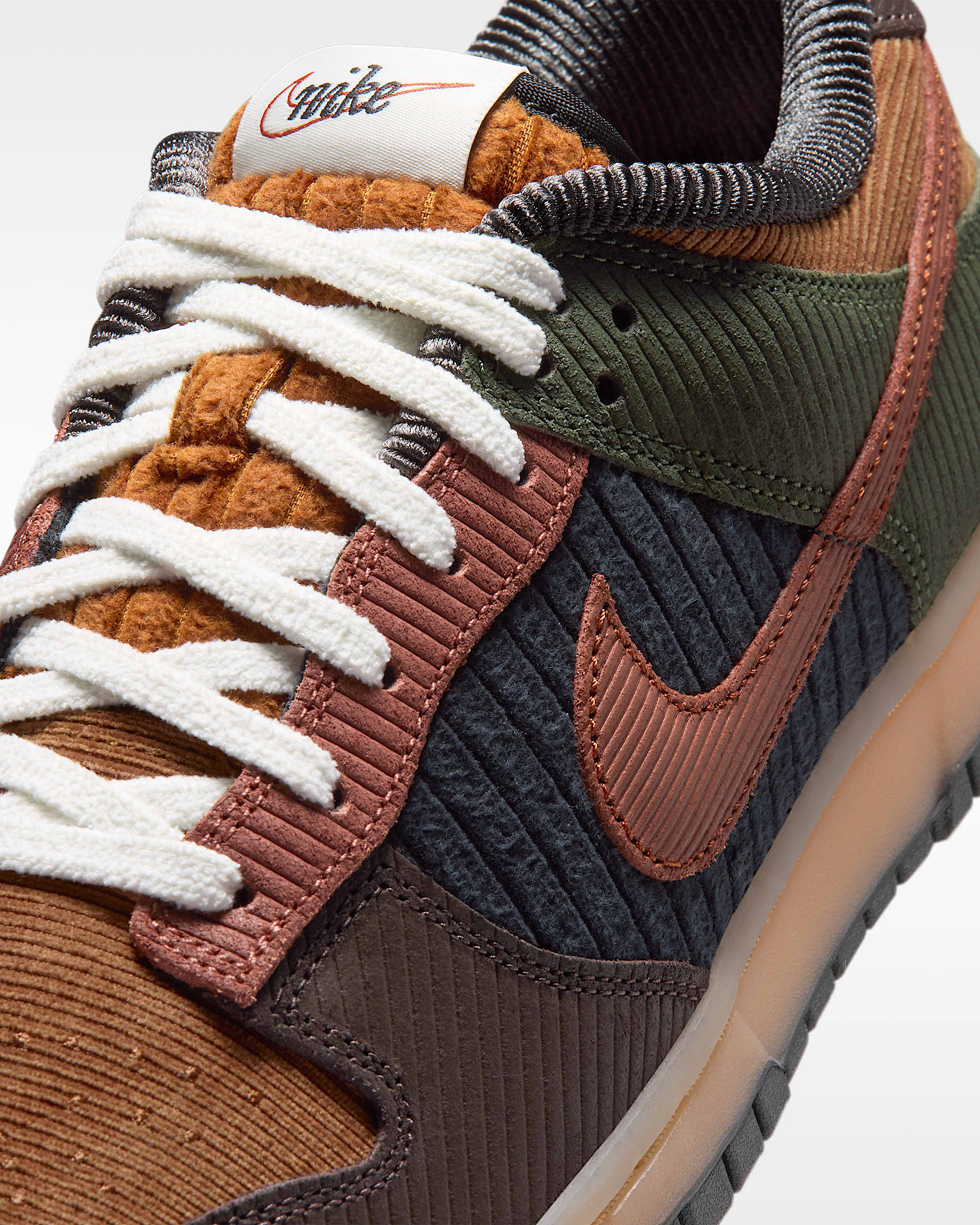 Nike Dunk Low Retro Premium Men's Shoes - Light British Tan/Cargo Khaki/Baroque Brown/Cinnamon