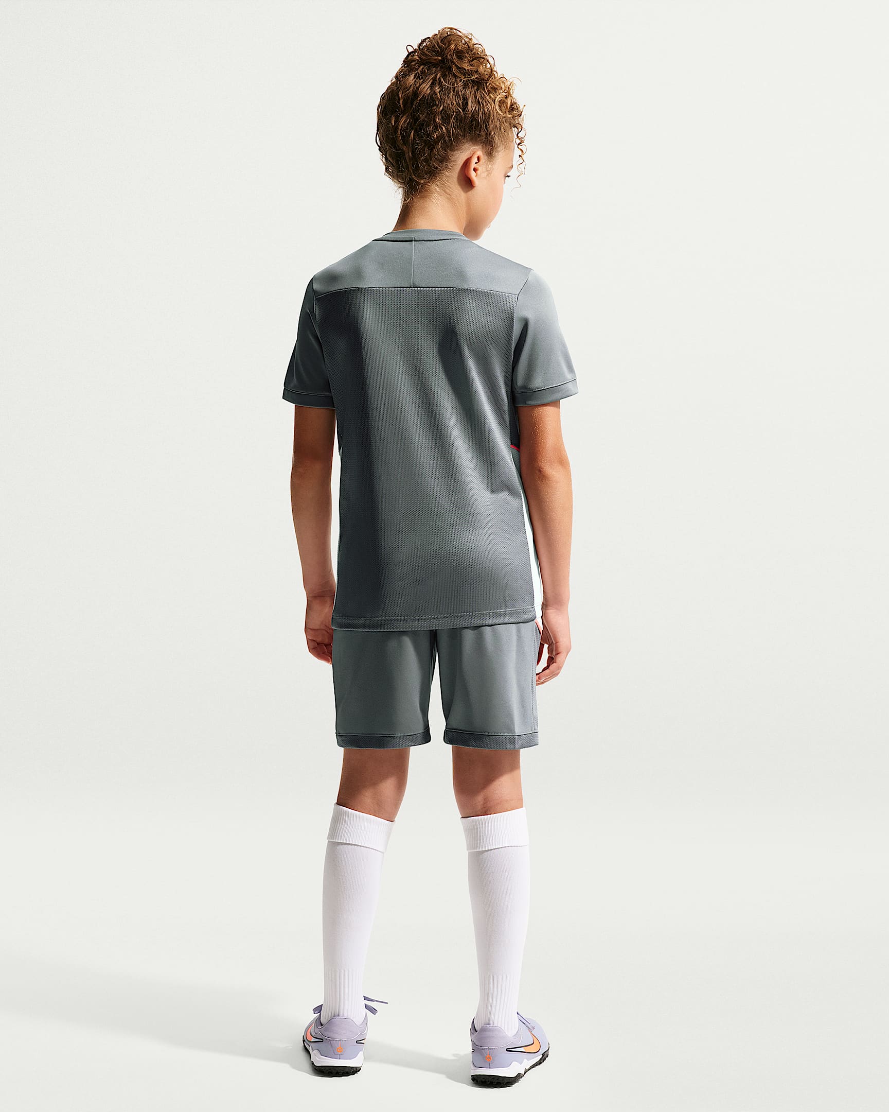 Nike Academy Dri-FIT Fußballoberteil (ältere Kinder) - Smoke Grey/Weiß/Hot Punch/Hot Punch