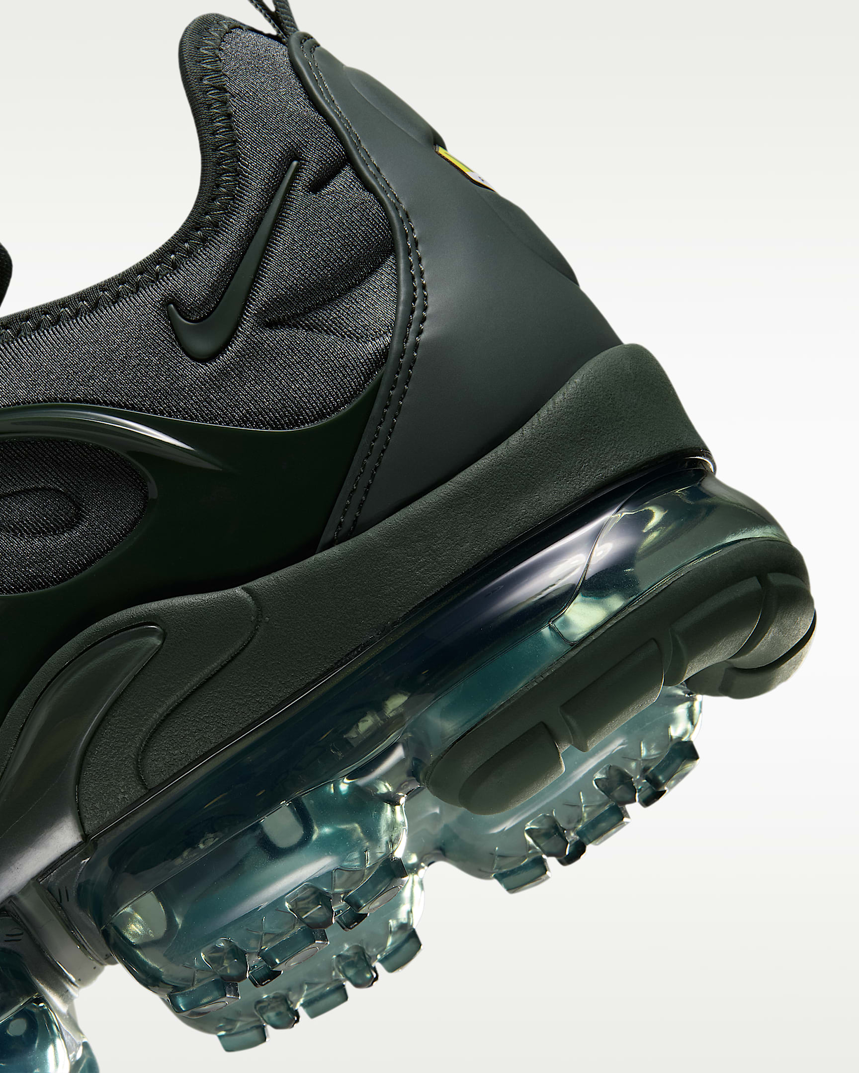 Nike Air VaporMax Plus Men's Shoes - Camo Green/Camo Green