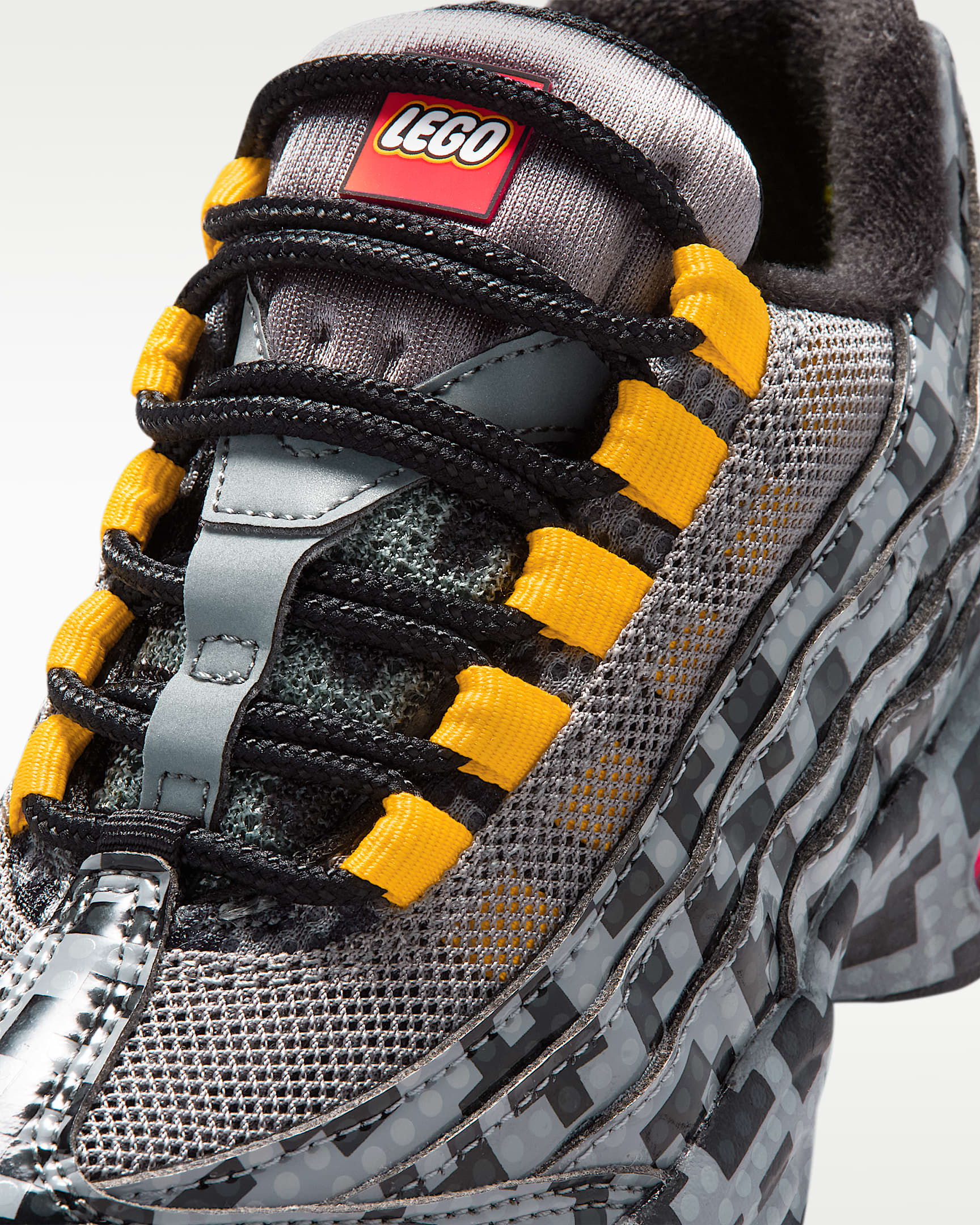 Col·lecció Nike Air Max 95 x LEGO® Sabatilles - Nen/a petit/a - Smoke Grey/Negre/University Gold/Platejat metal·litzat