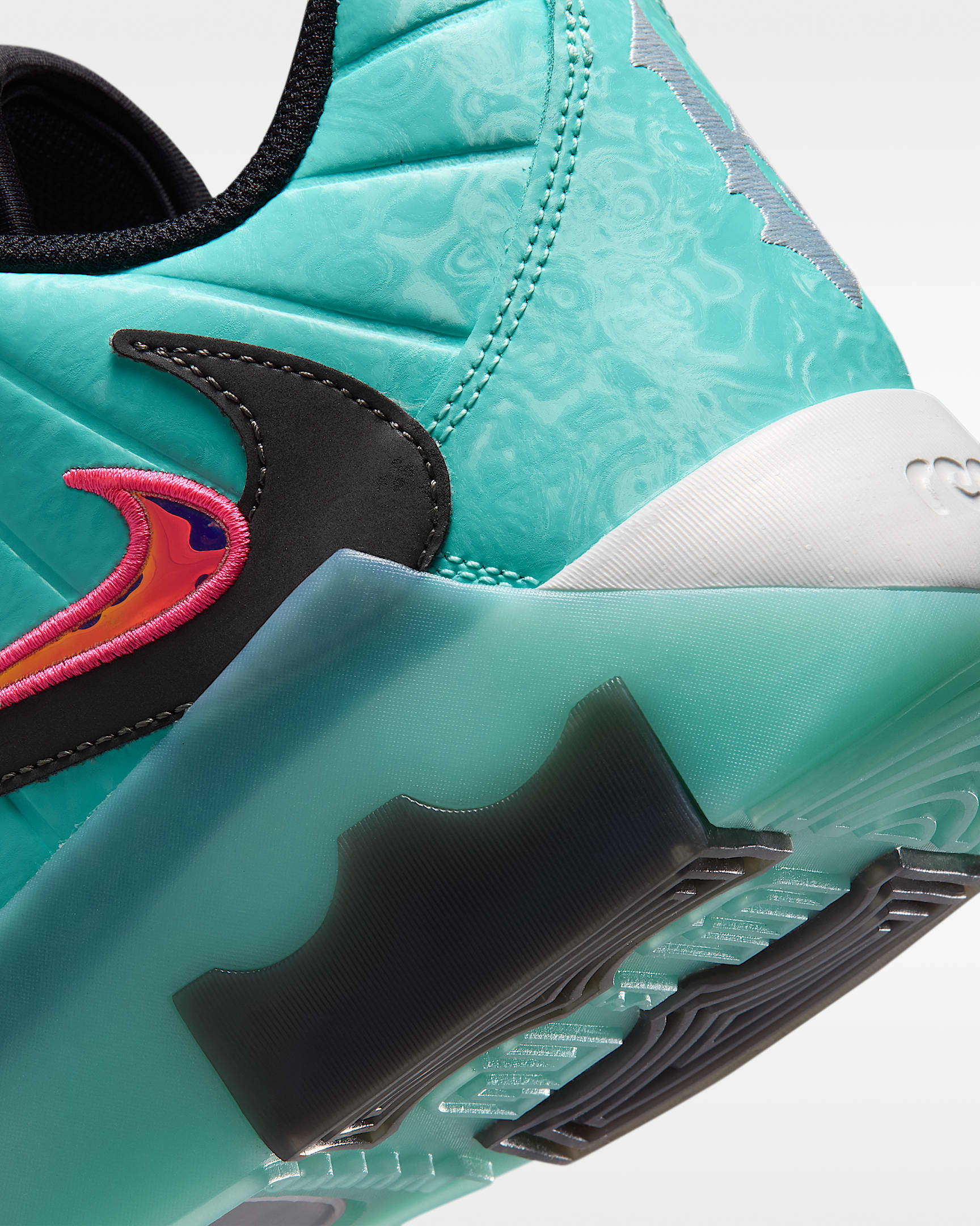Tenis de básquetbol LeBron Witness 9 - Verde aurora/Gris fútbol/Blanco/Negro