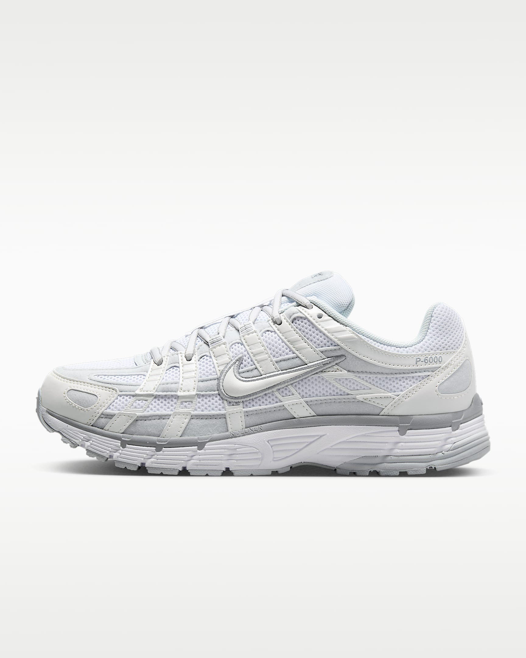 Nike P-6000 Schuh (Damen) - Metallic Summit White/Pure Platinum/Wolf Grey/Weiß