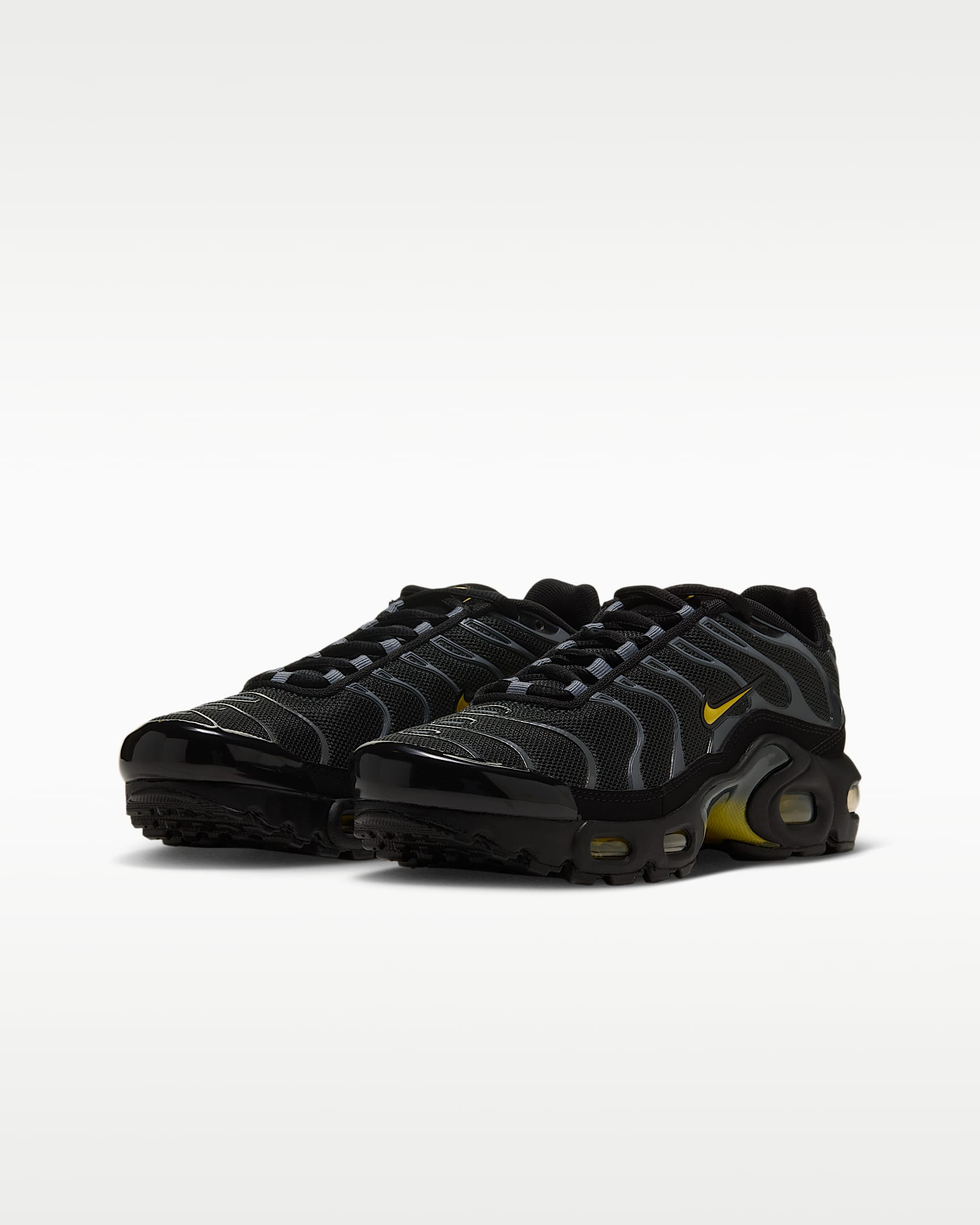Nike Air Max Plus Older Kids' Shoes - Dark Smoke Grey/Black/Cool Grey/Chrome Yellow