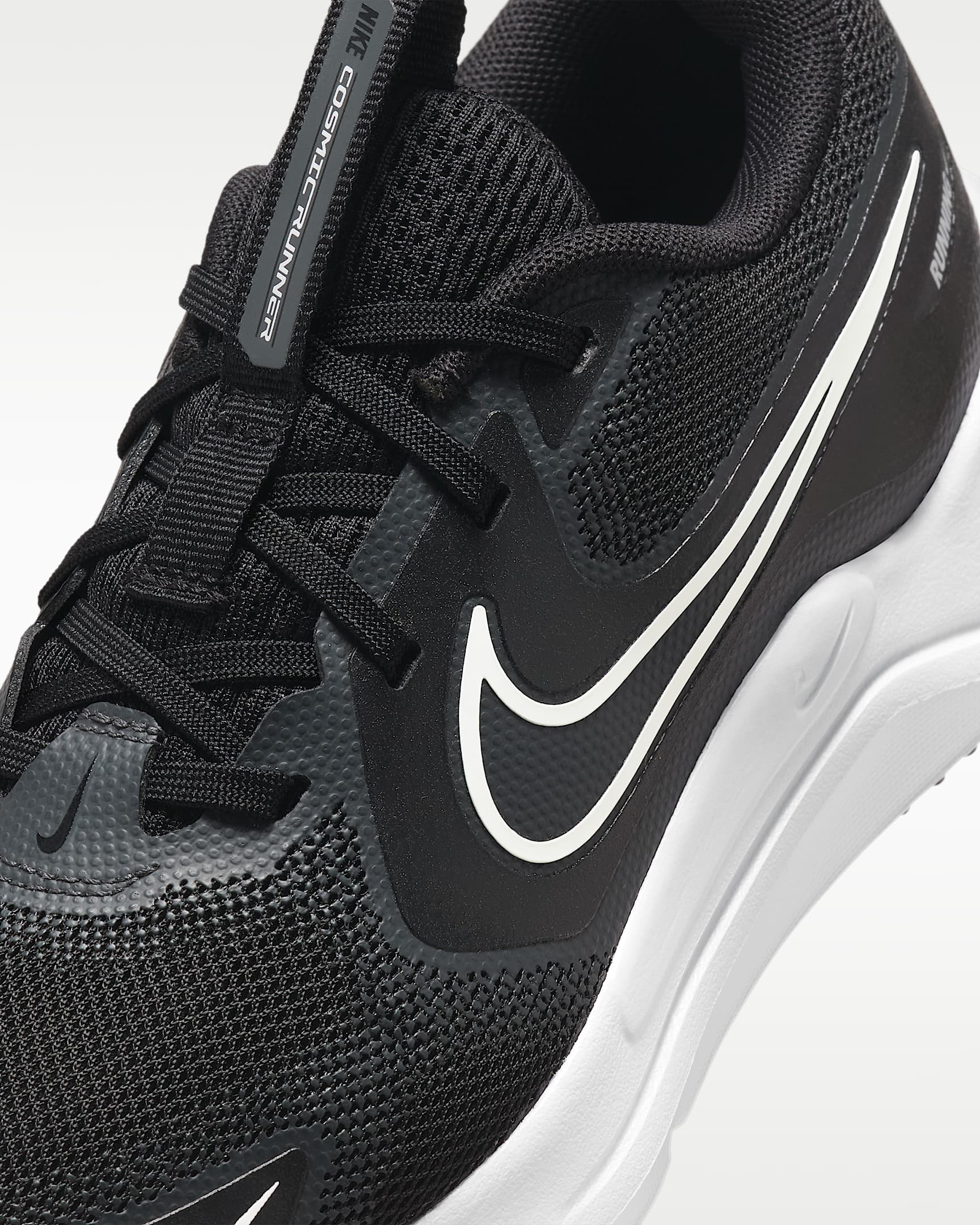 Nike Cosmic Runner Older Kids' Road Running Shoes - Black/Anthracite/White