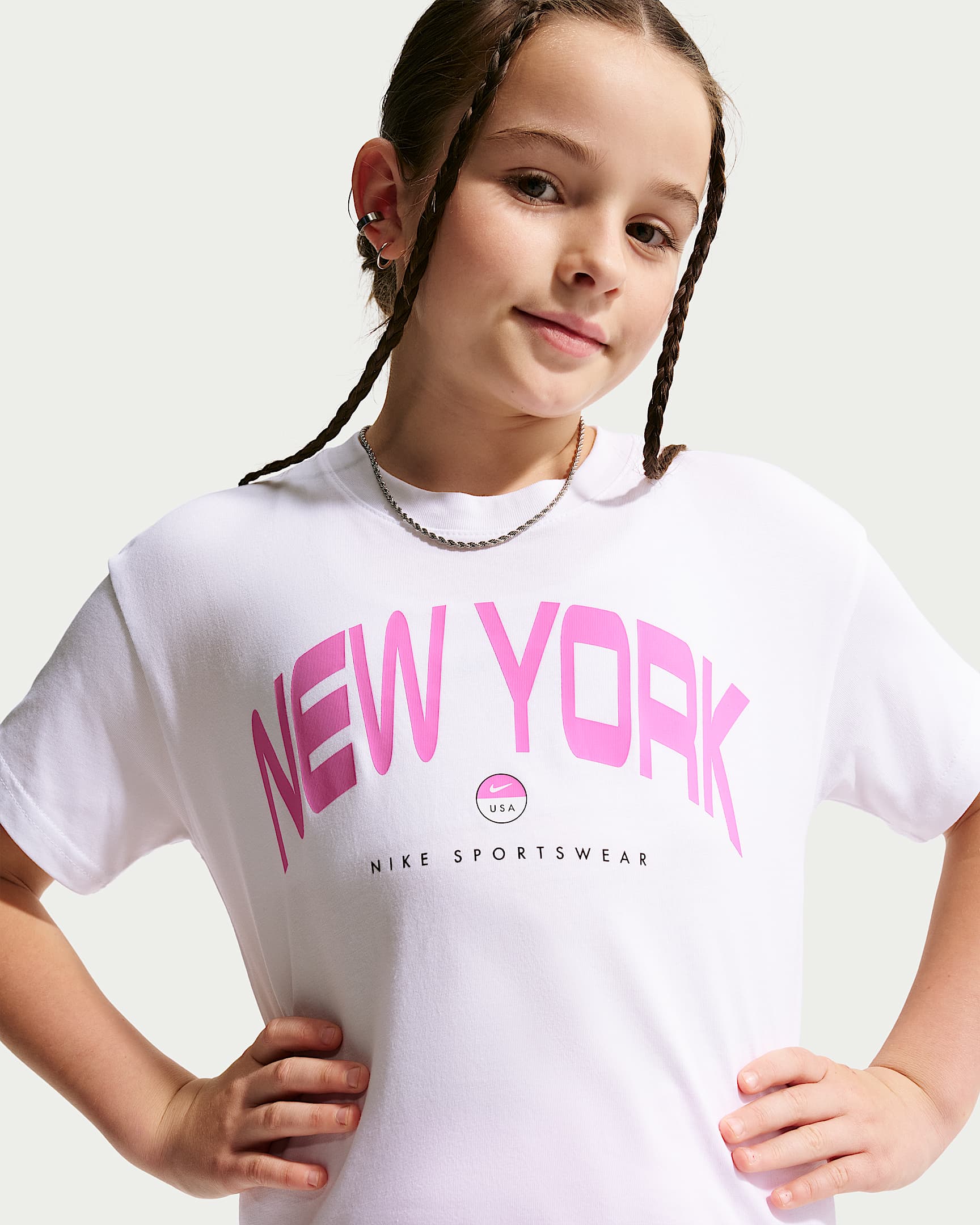 Nike Sportswear Older Kids' (Girls') T-Shirt - White