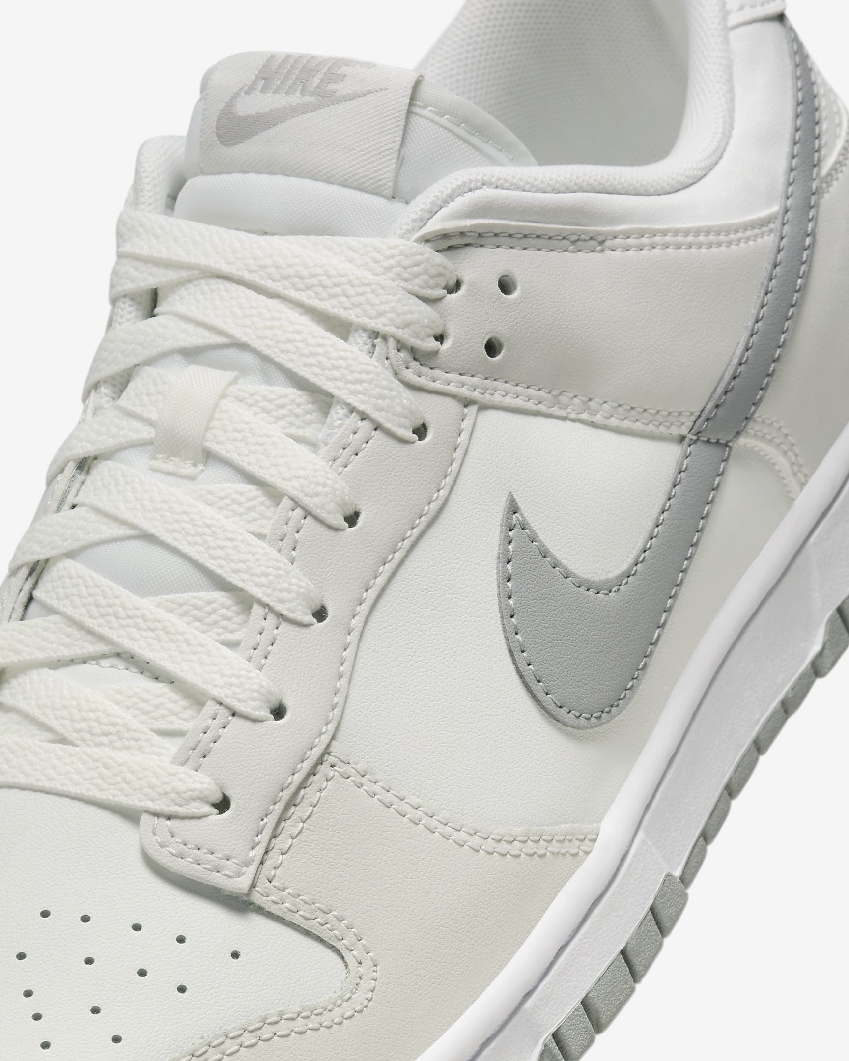 Nike Dunk Low Retro Men's Shoes - Summit White/Platinum Tint/White/Light Smoke Grey