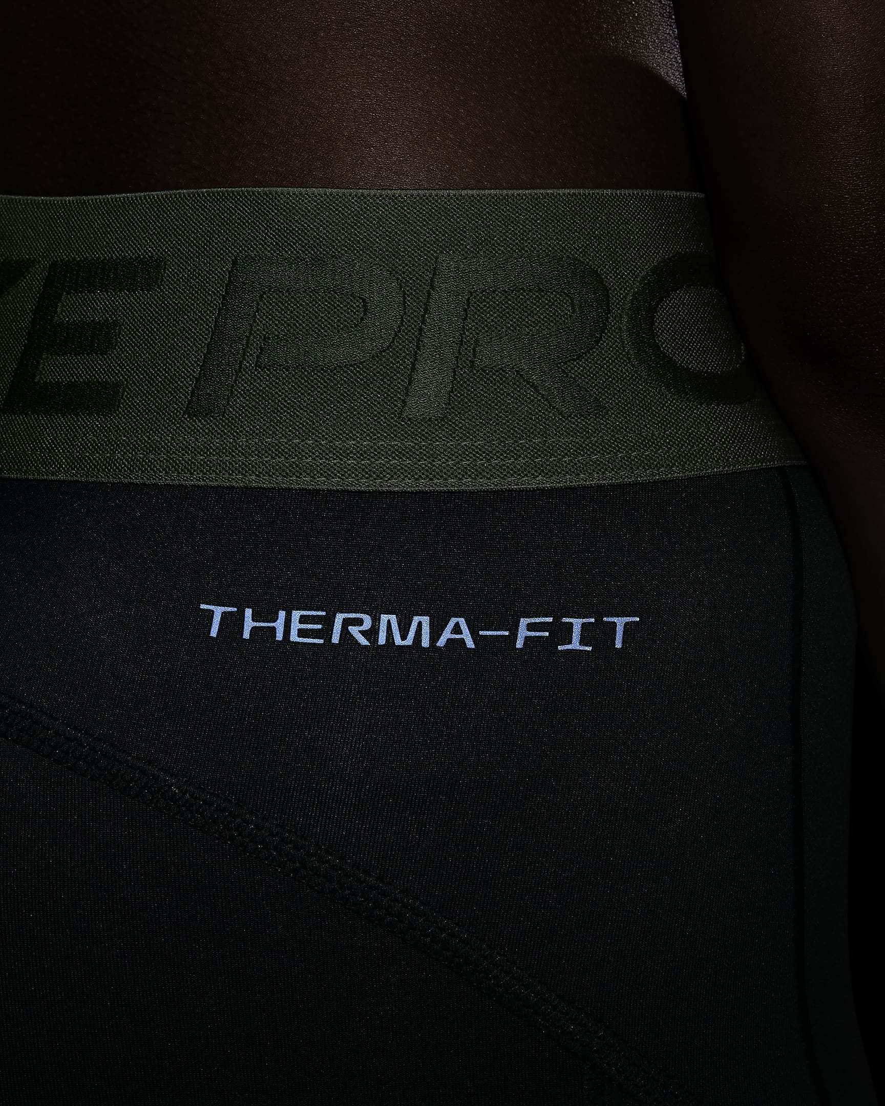 Nike Pro Therma-FIT Leggings mit mittelhohem Bund (Mädchen) - Vintage Green/Schwarz/Oil Green