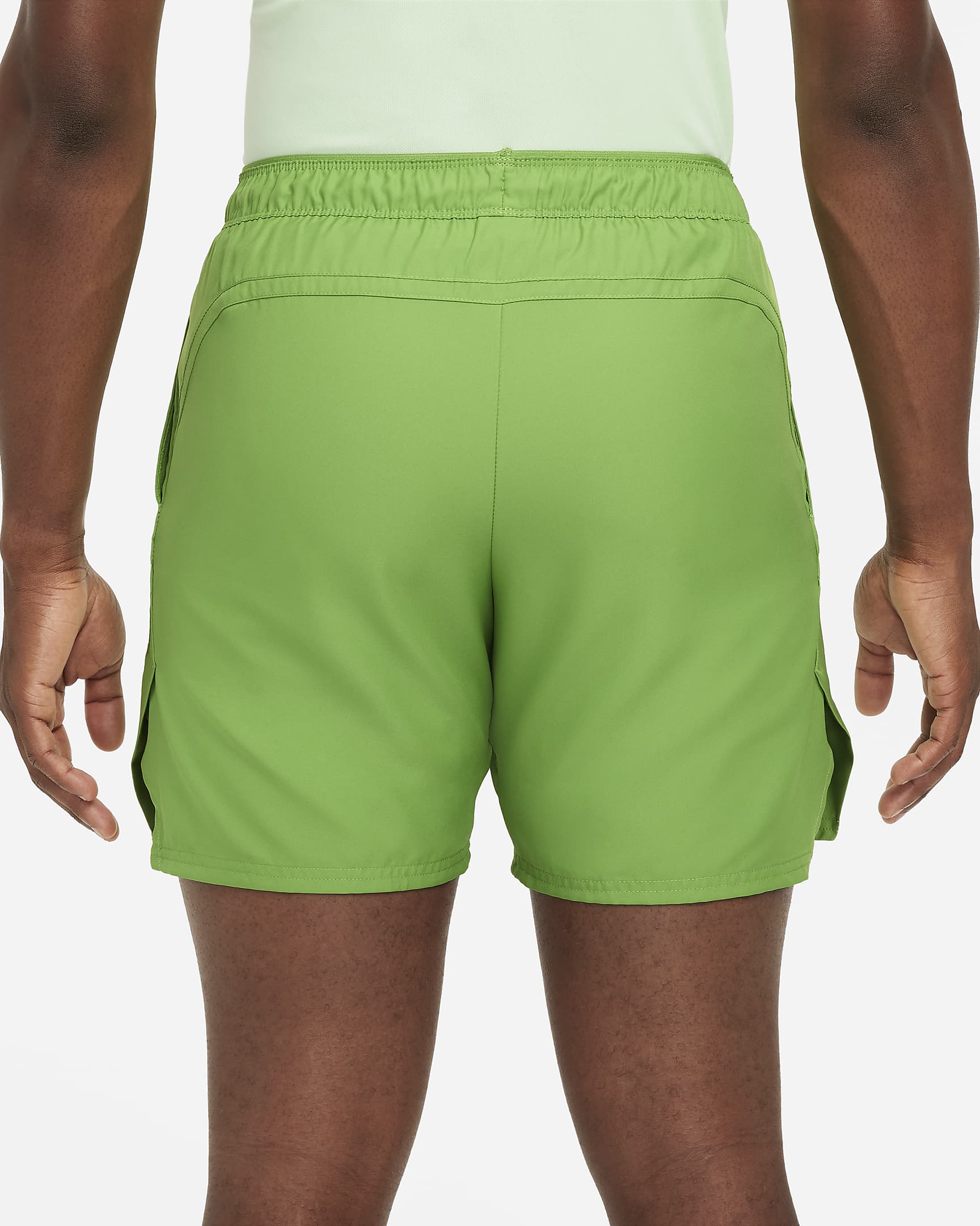 NikeCourt Victory Dri-FIT-tennisshort (18 cm) til mænd - Chlorophyll/hvid