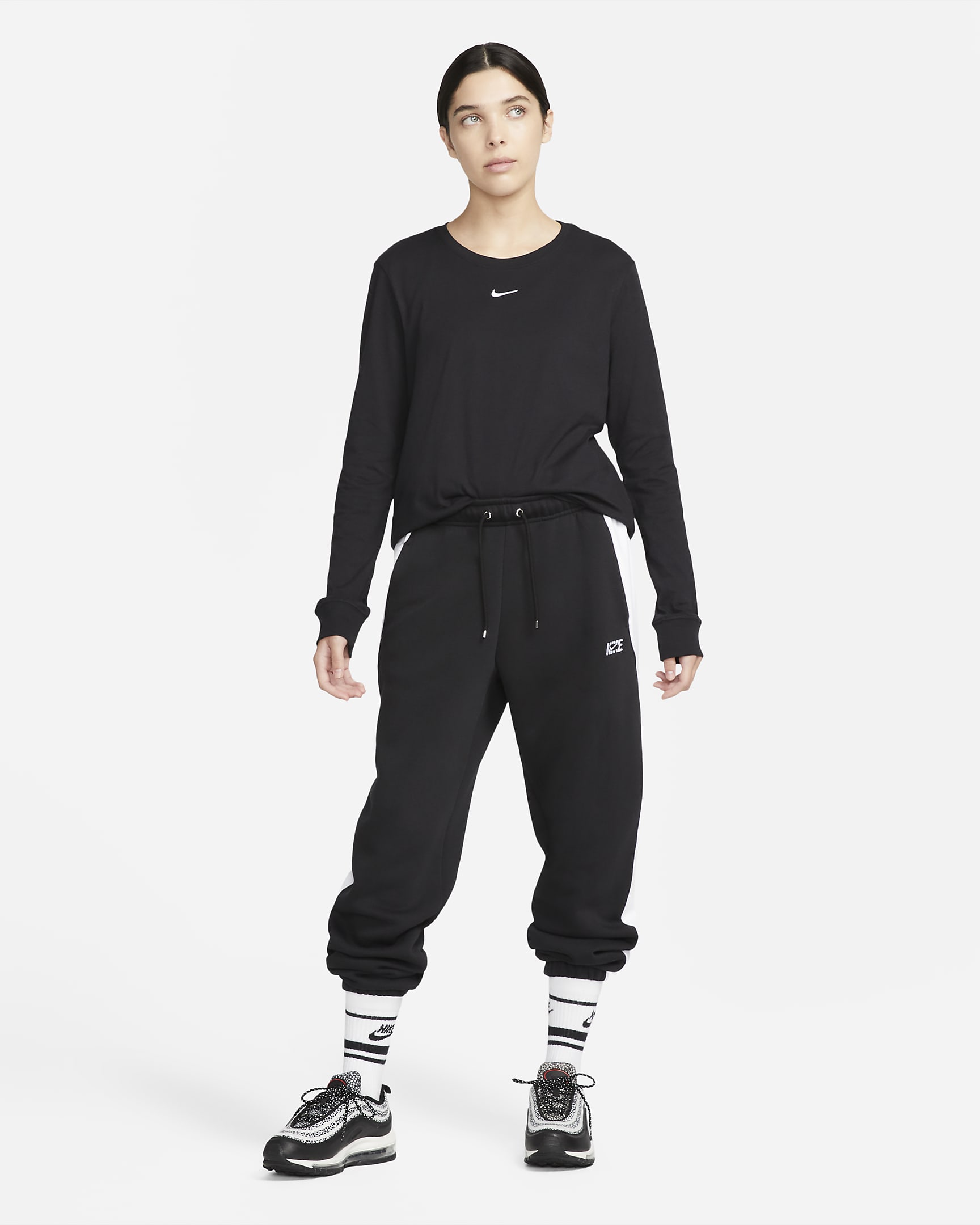 Nike Sportswear Premium Essentials Women's Long-Sleeve T-Shirt. Nike UK